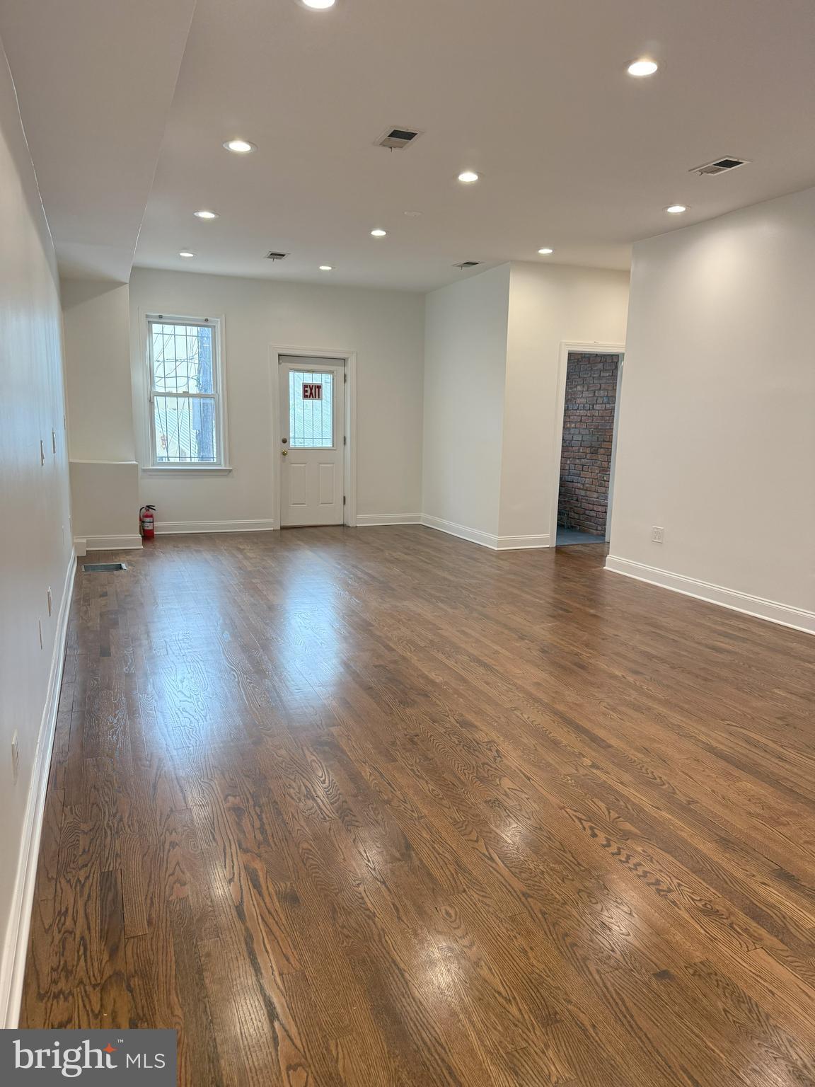 1223 PENNSYLVANIA AVENUE SE