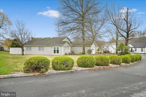 616 LEE STREET ORWIGSBURG PA 17961