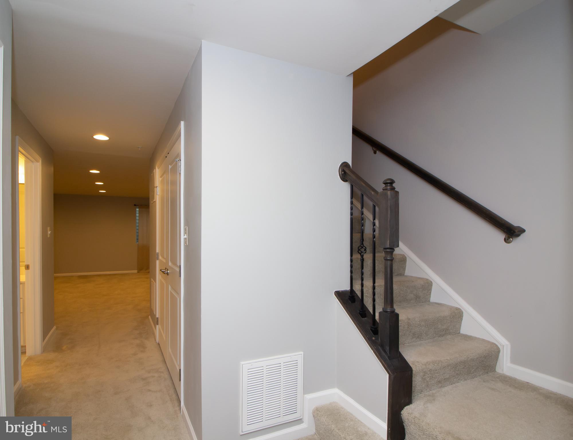 LANDSDALE - Residential Lease