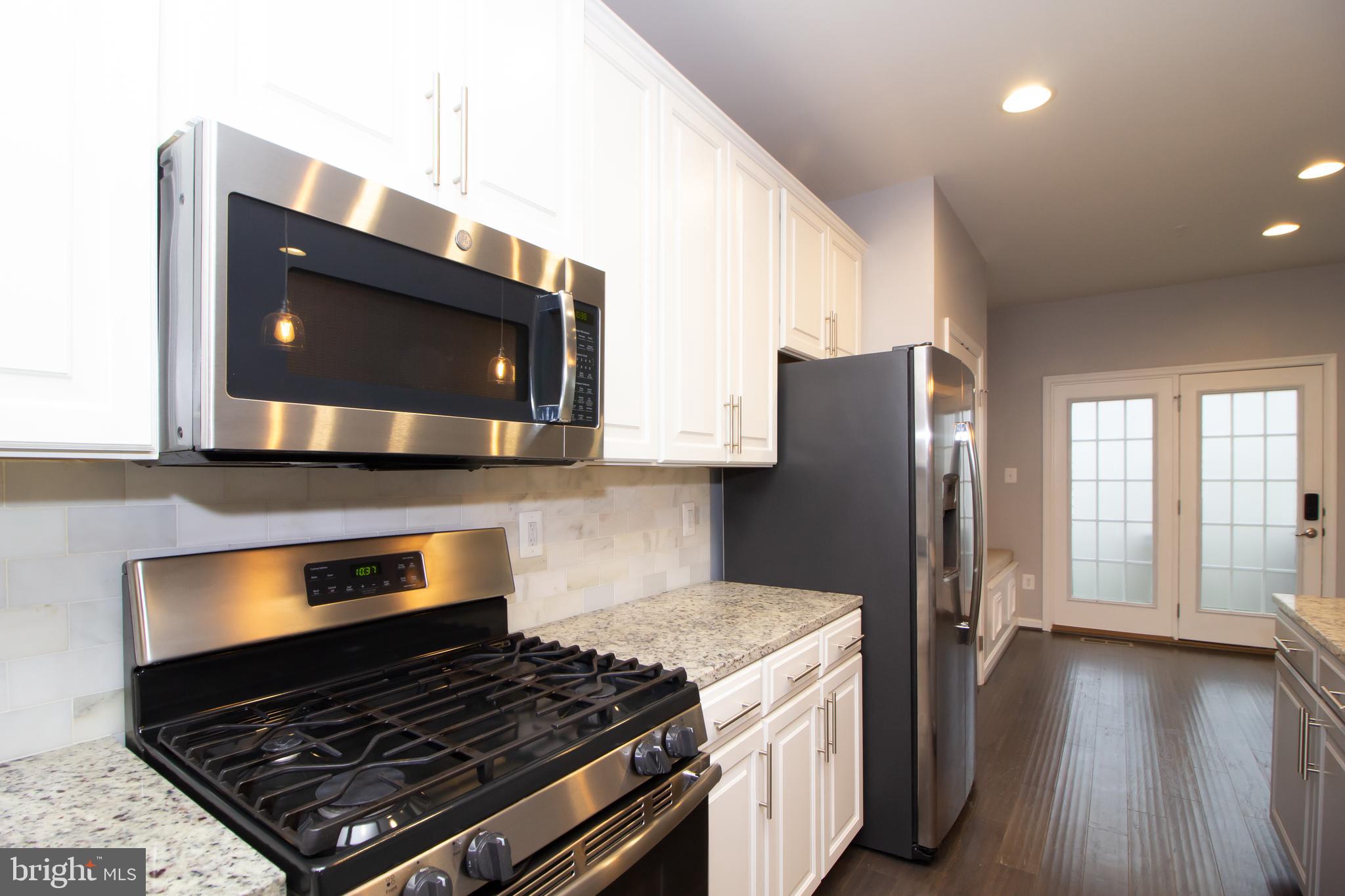 LANDSDALE - Residential Lease