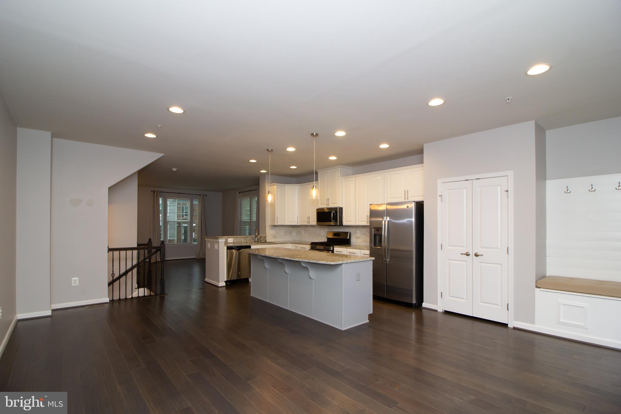 LANDSDALE - Residential Lease