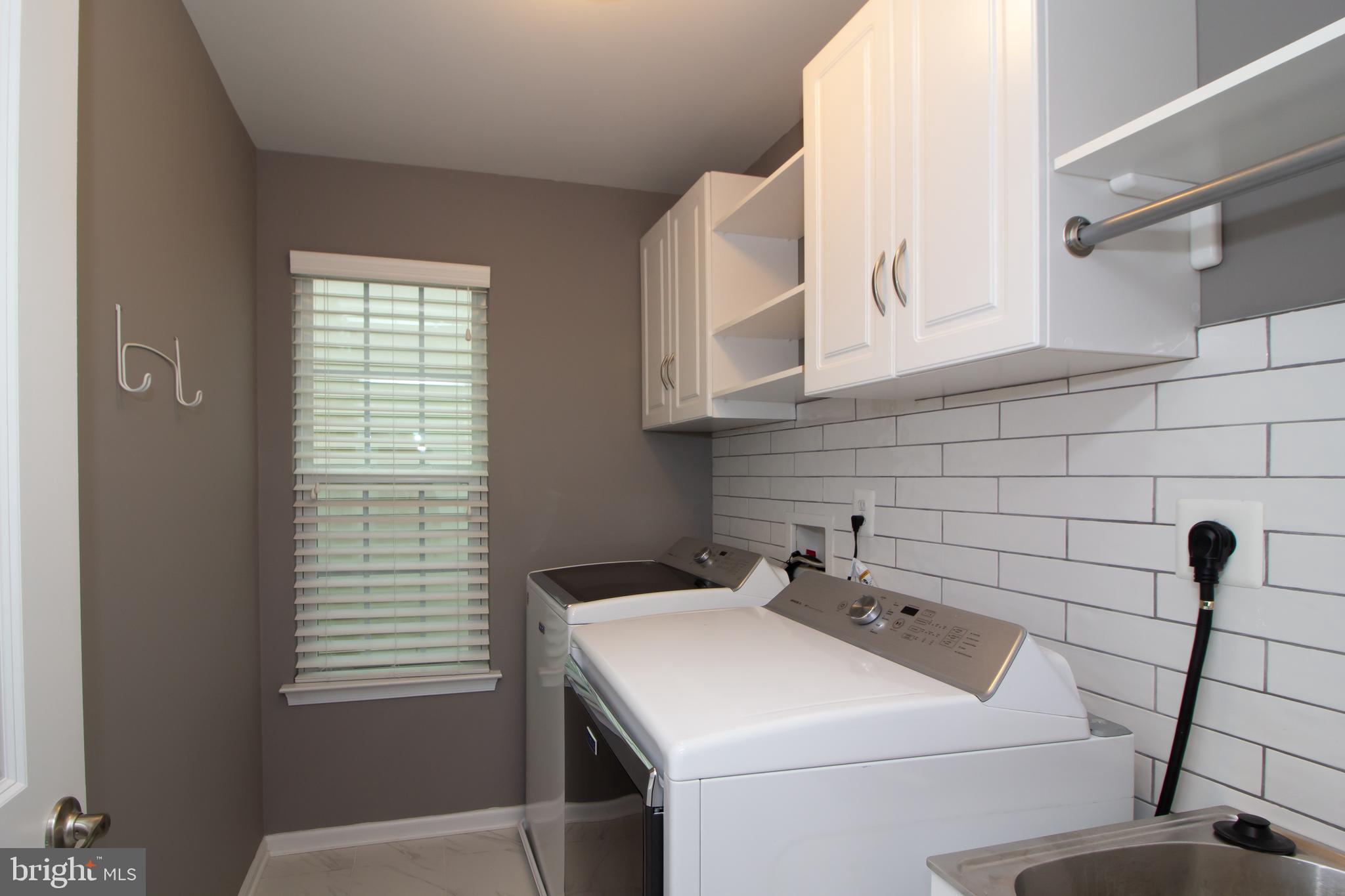 LANDSDALE - Residential Lease