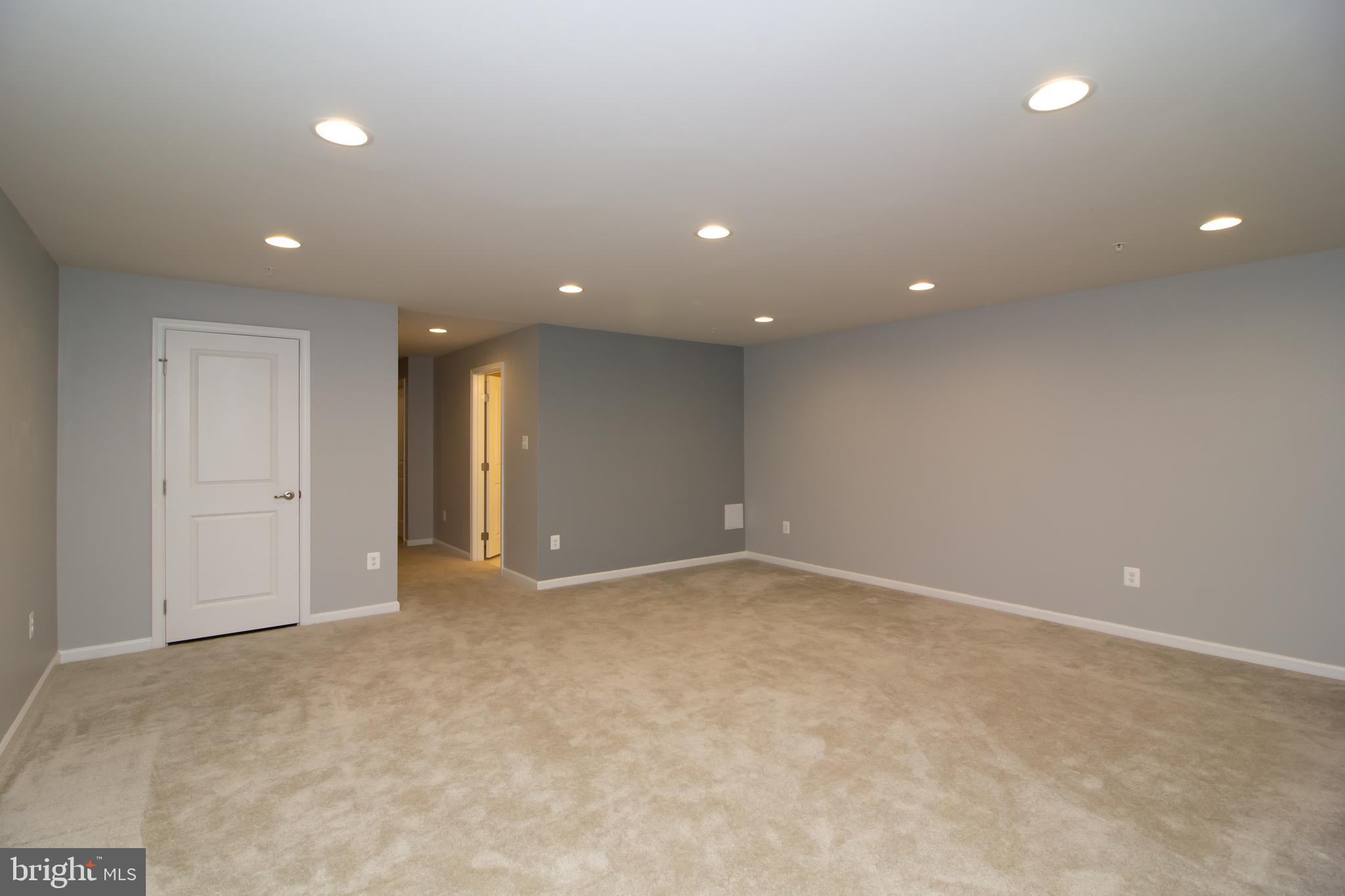 LANDSDALE - Residential Lease