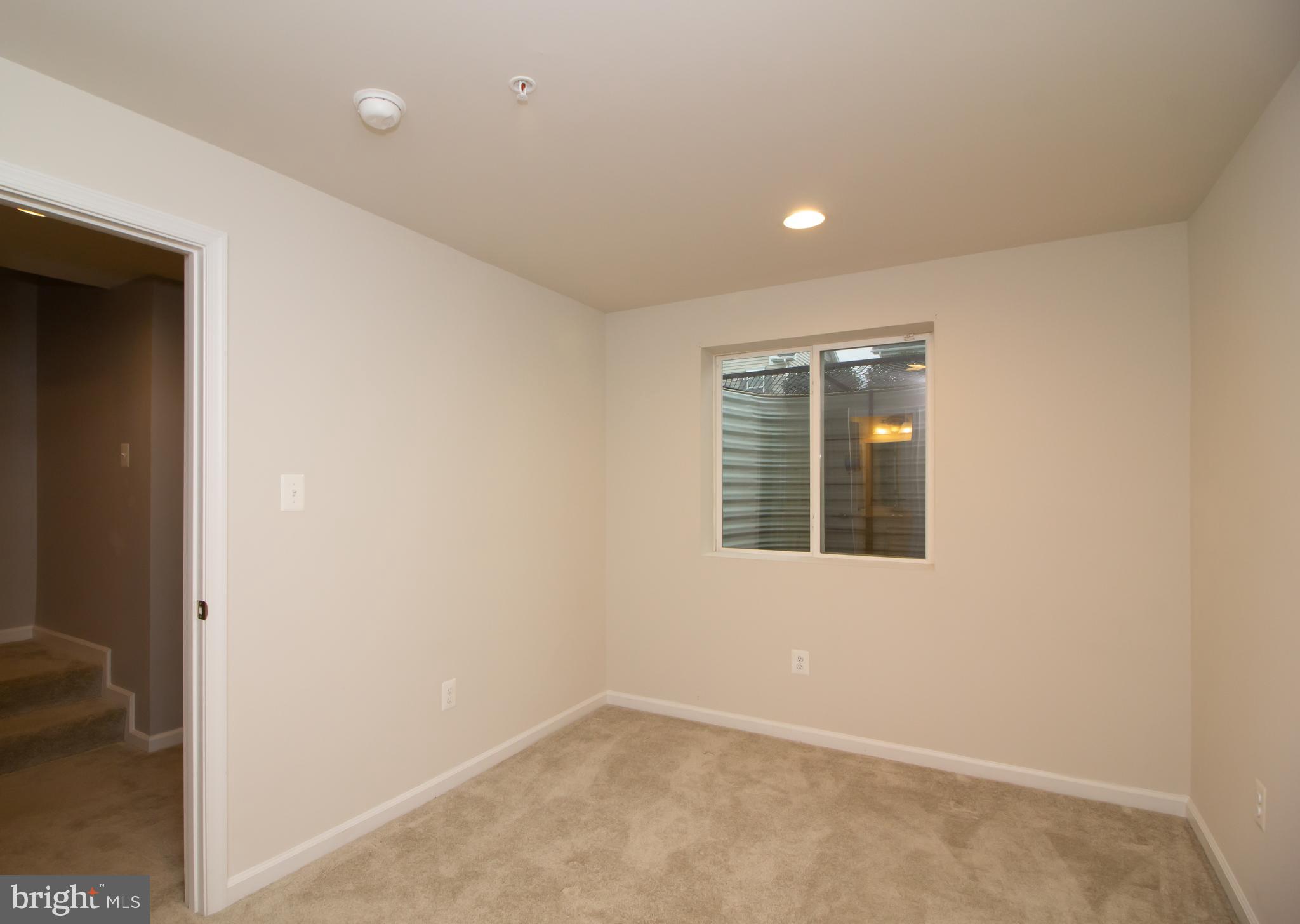 LANDSDALE - Residential Lease