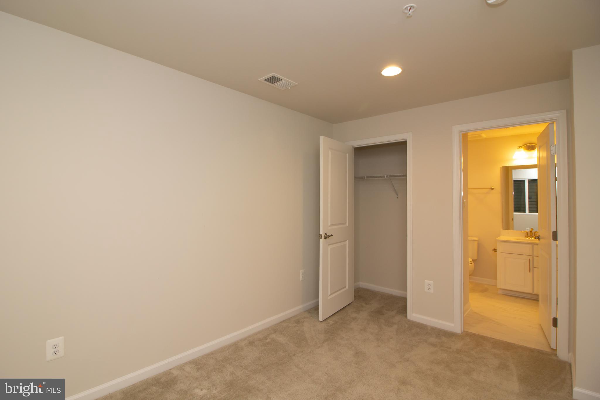 LANDSDALE - Residential Lease