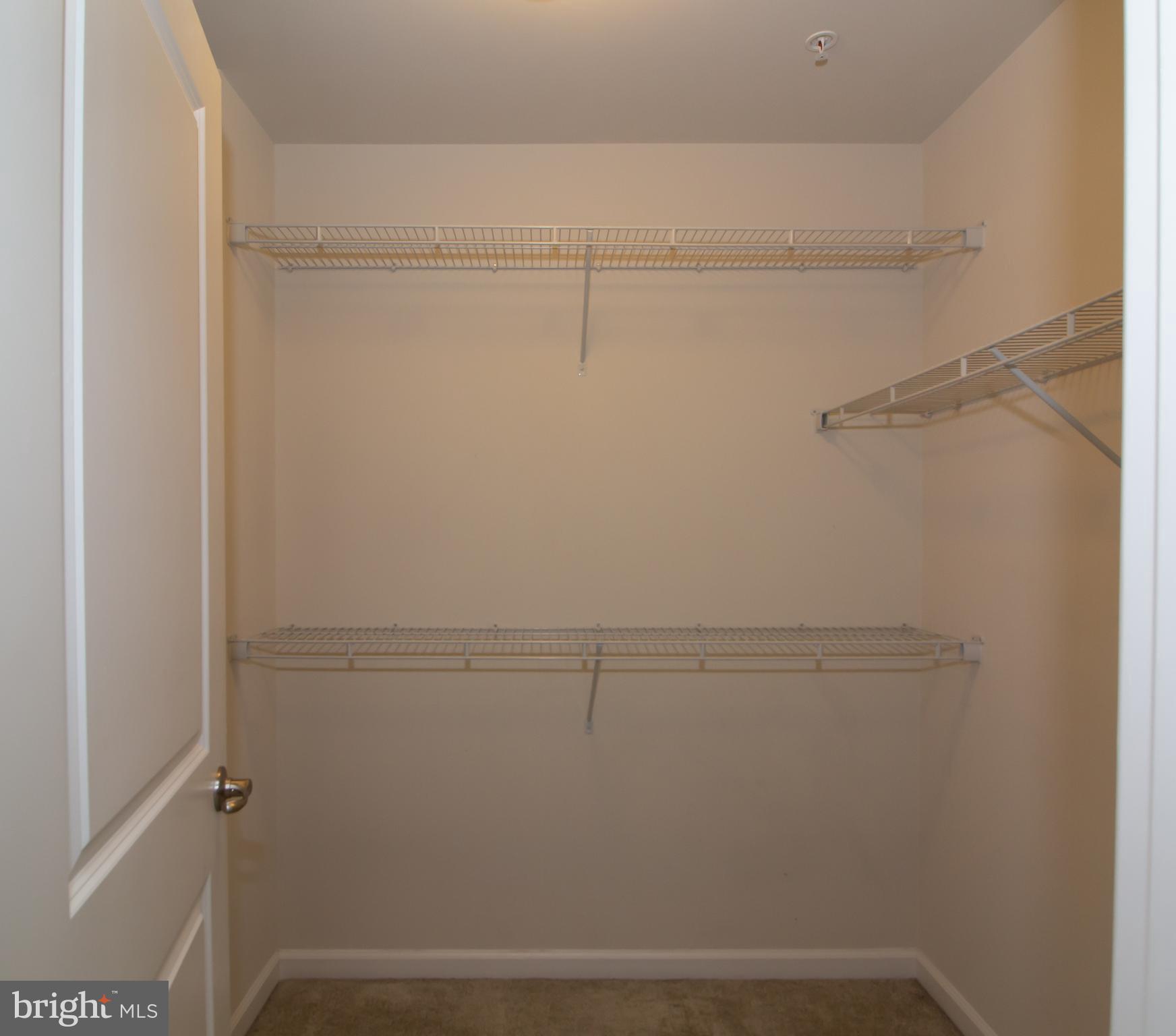 LANDSDALE - Residential Lease