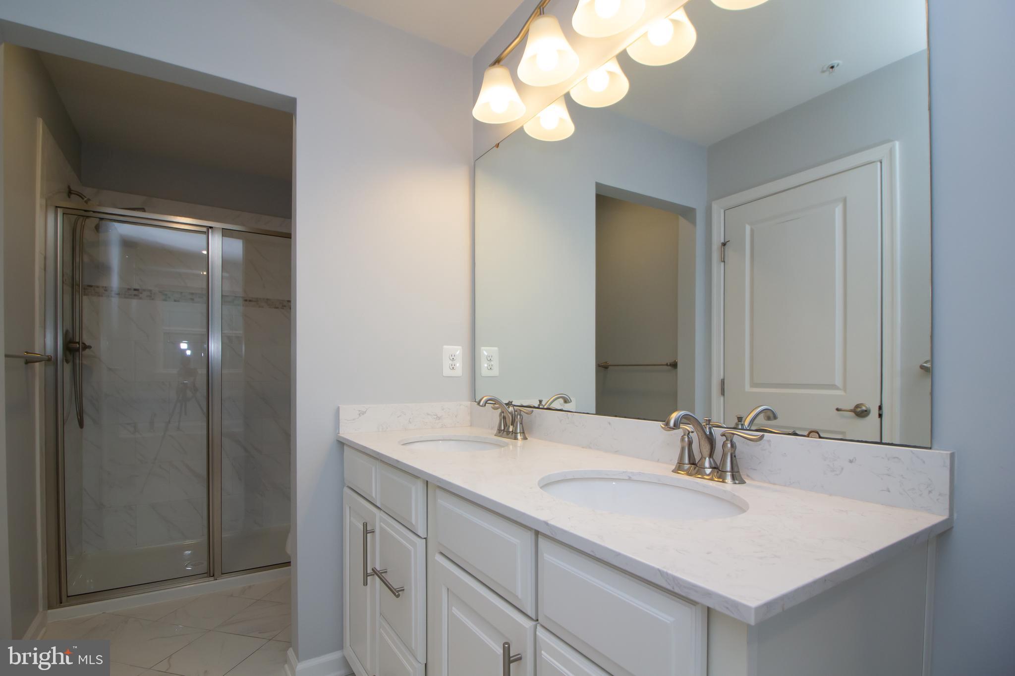 LANDSDALE - Residential Lease