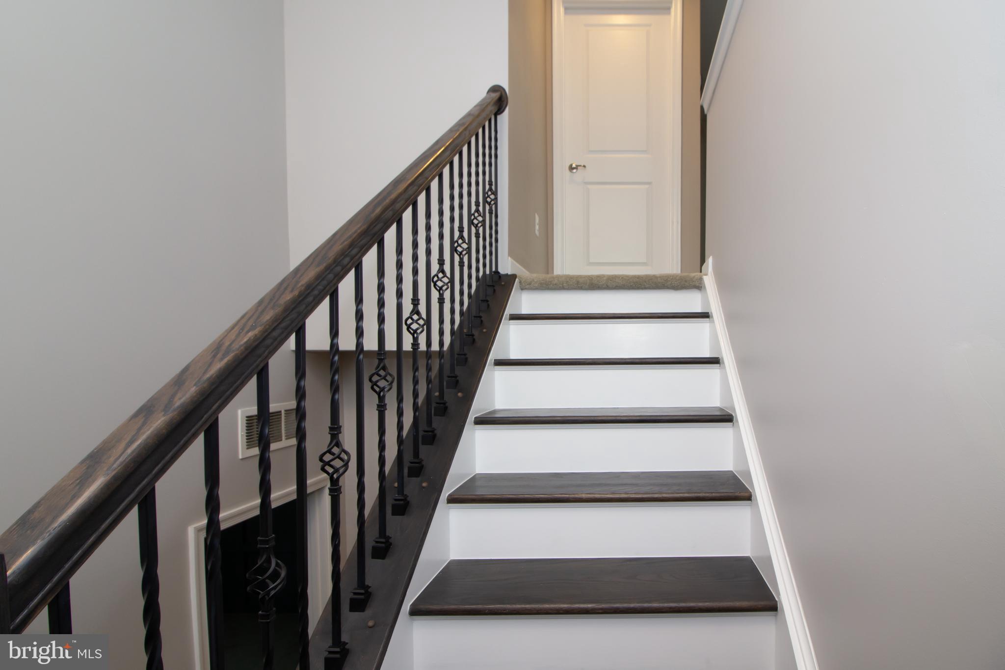 LANDSDALE - Residential Lease