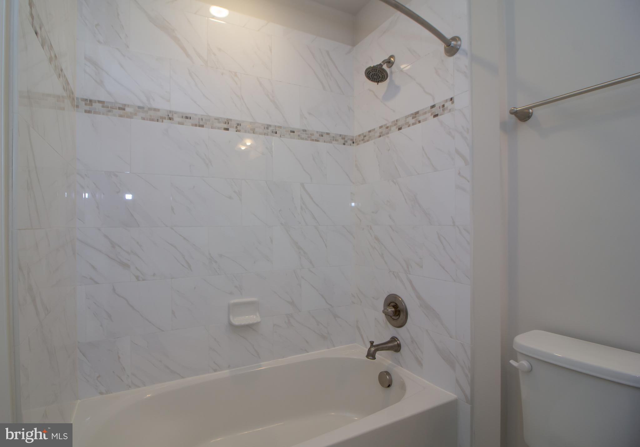 LANDSDALE - Residential Lease