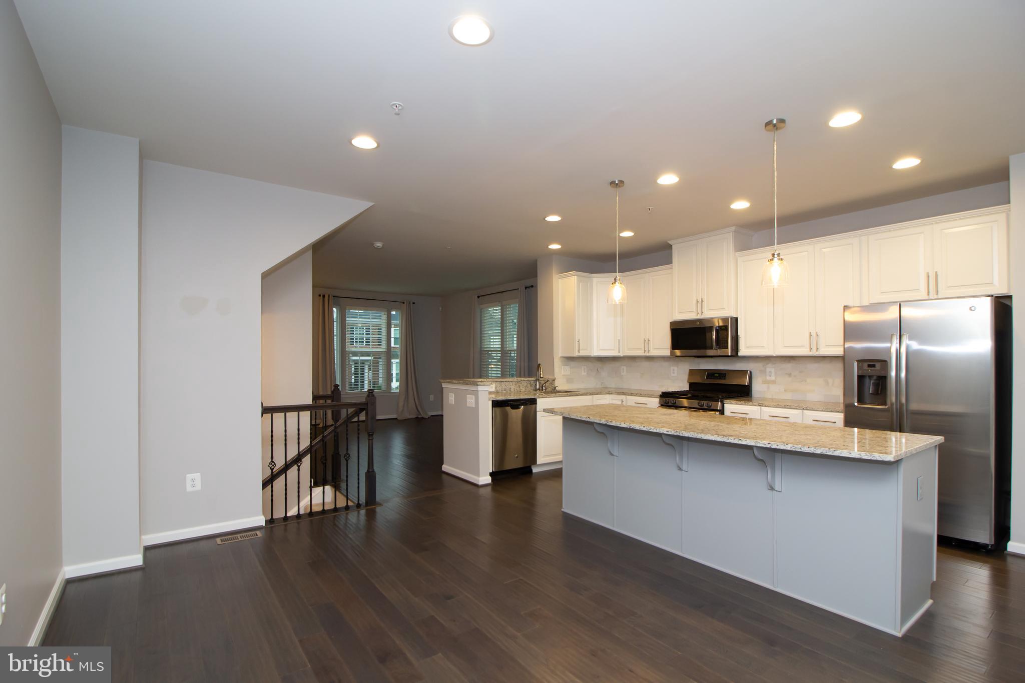 LANDSDALE - Residential Lease