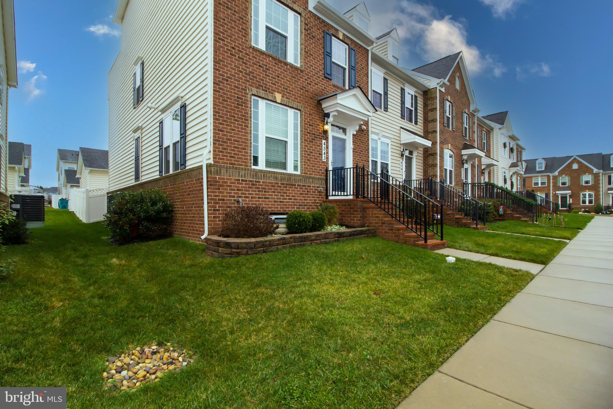 LANDSDALE - Residential Lease