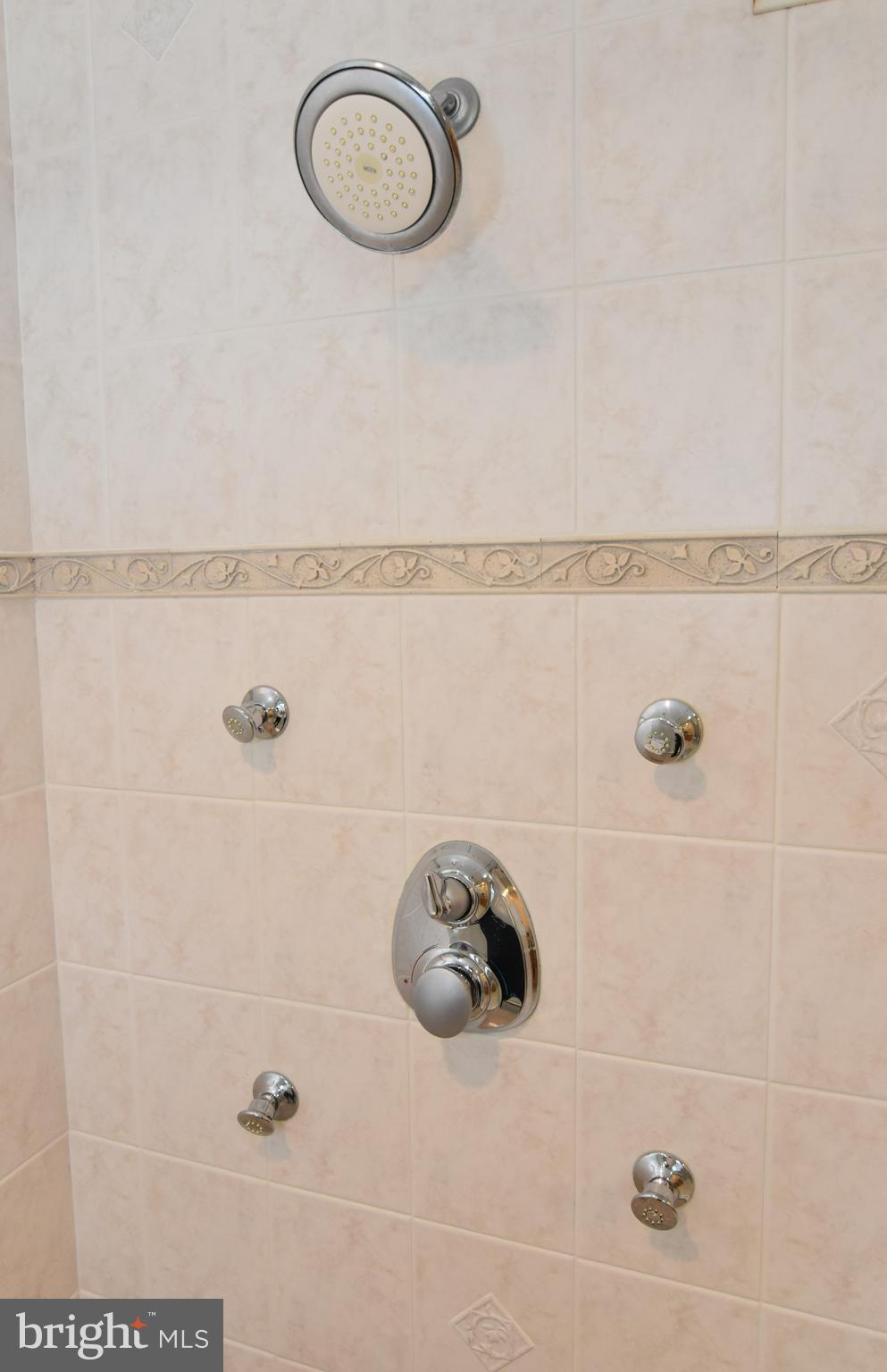 STRATFORD GLEN - Residential