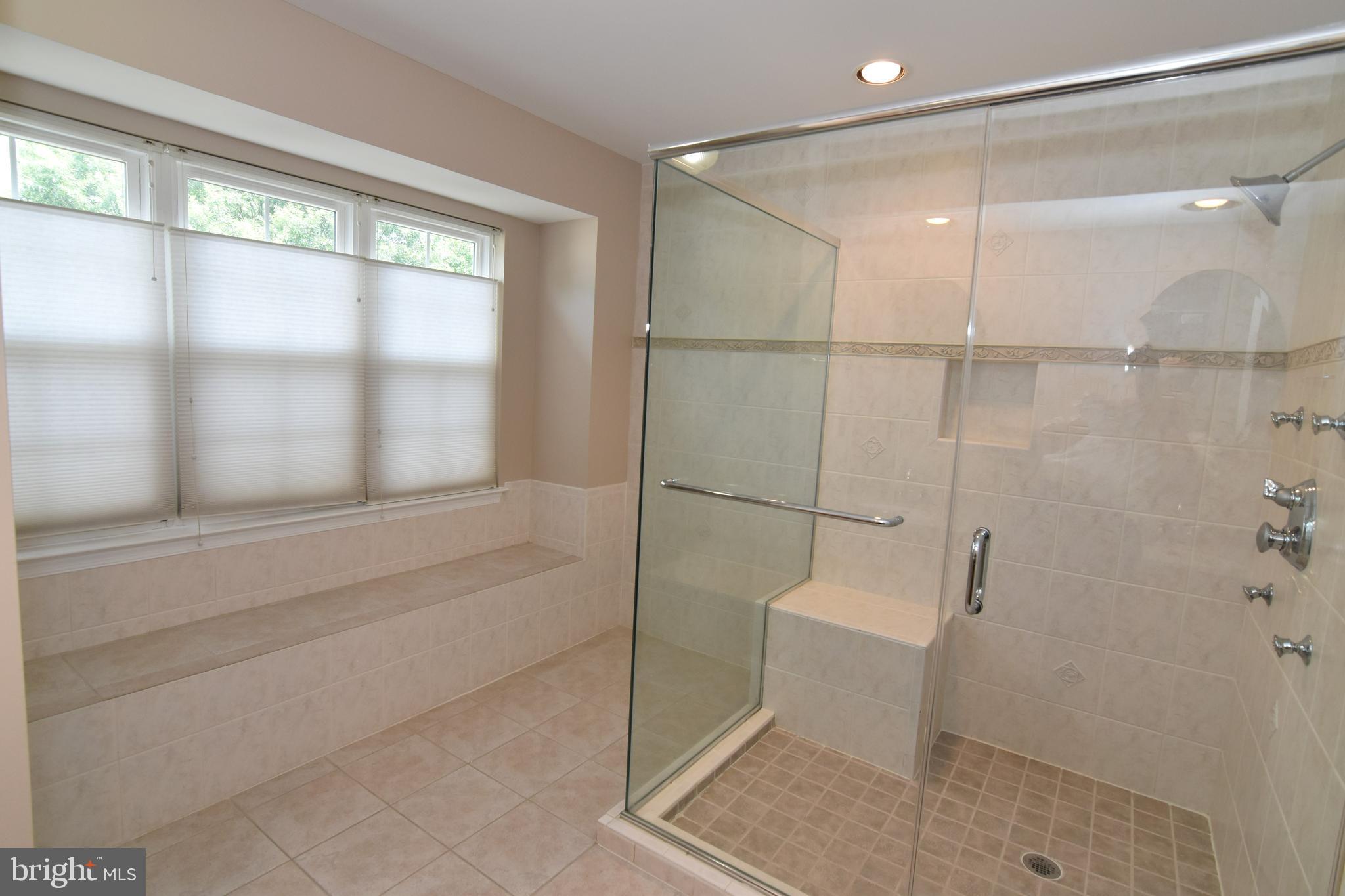 STRATFORD GLEN - Residential