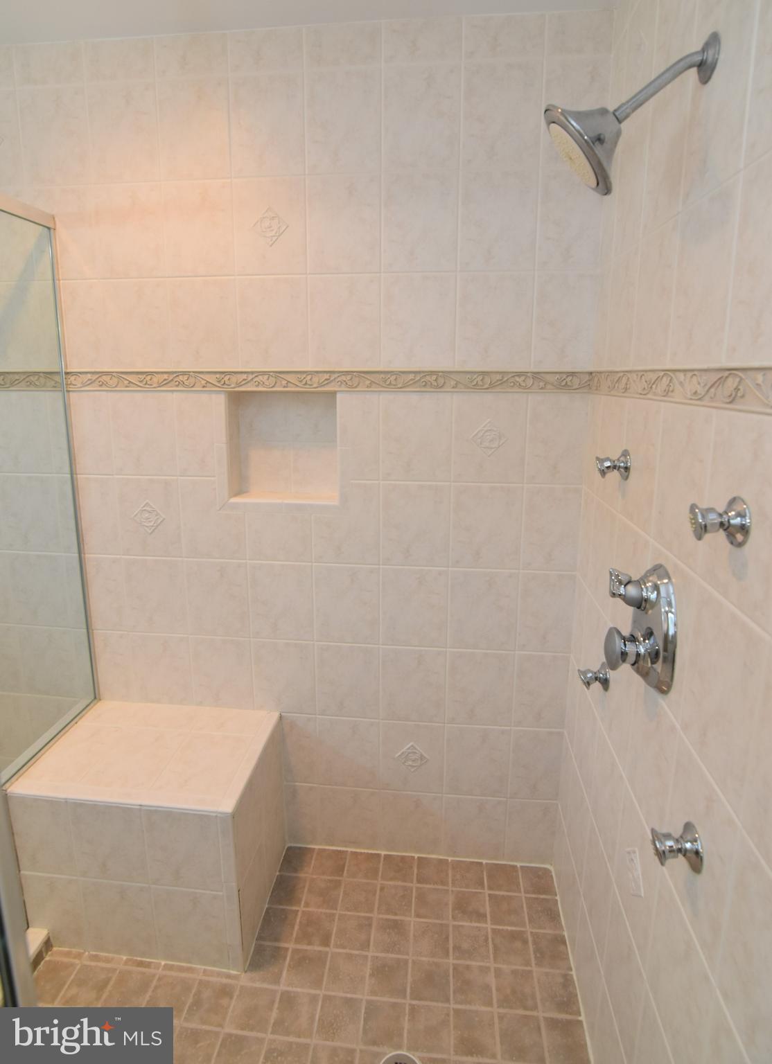 STRATFORD GLEN - Residential