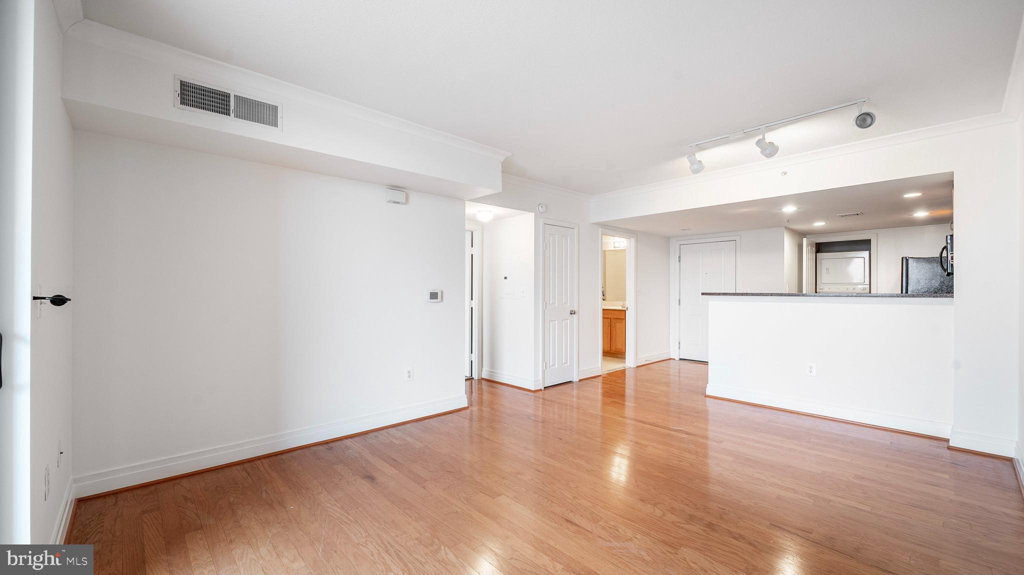 414 WATER STREET 2811
