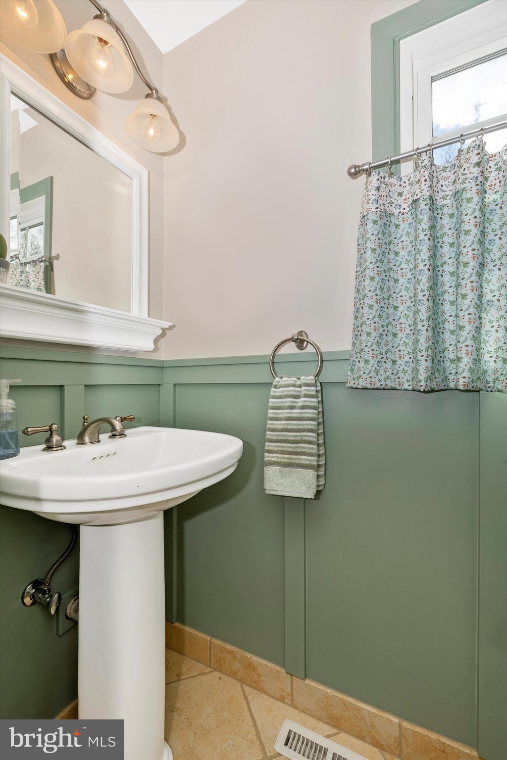 BURNT HICKORY - Residential