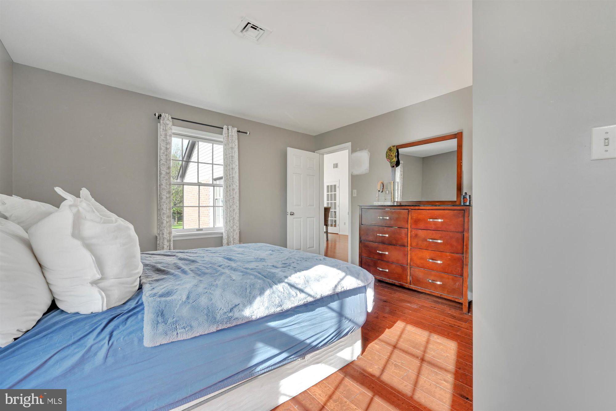 WINDSOR GARDENS - Residential