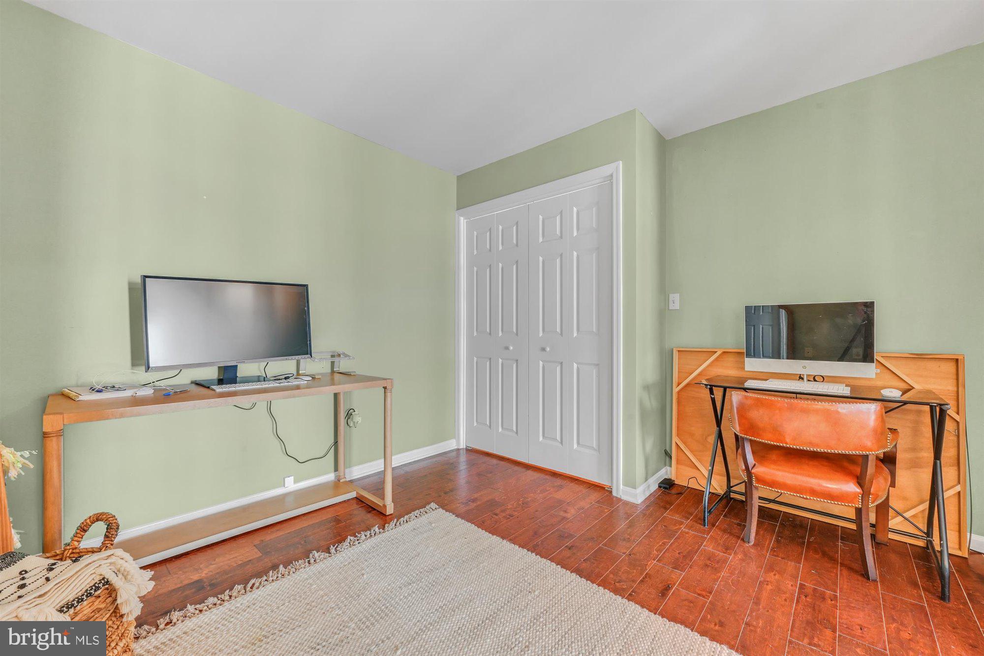 WINDSOR GARDENS - Residential