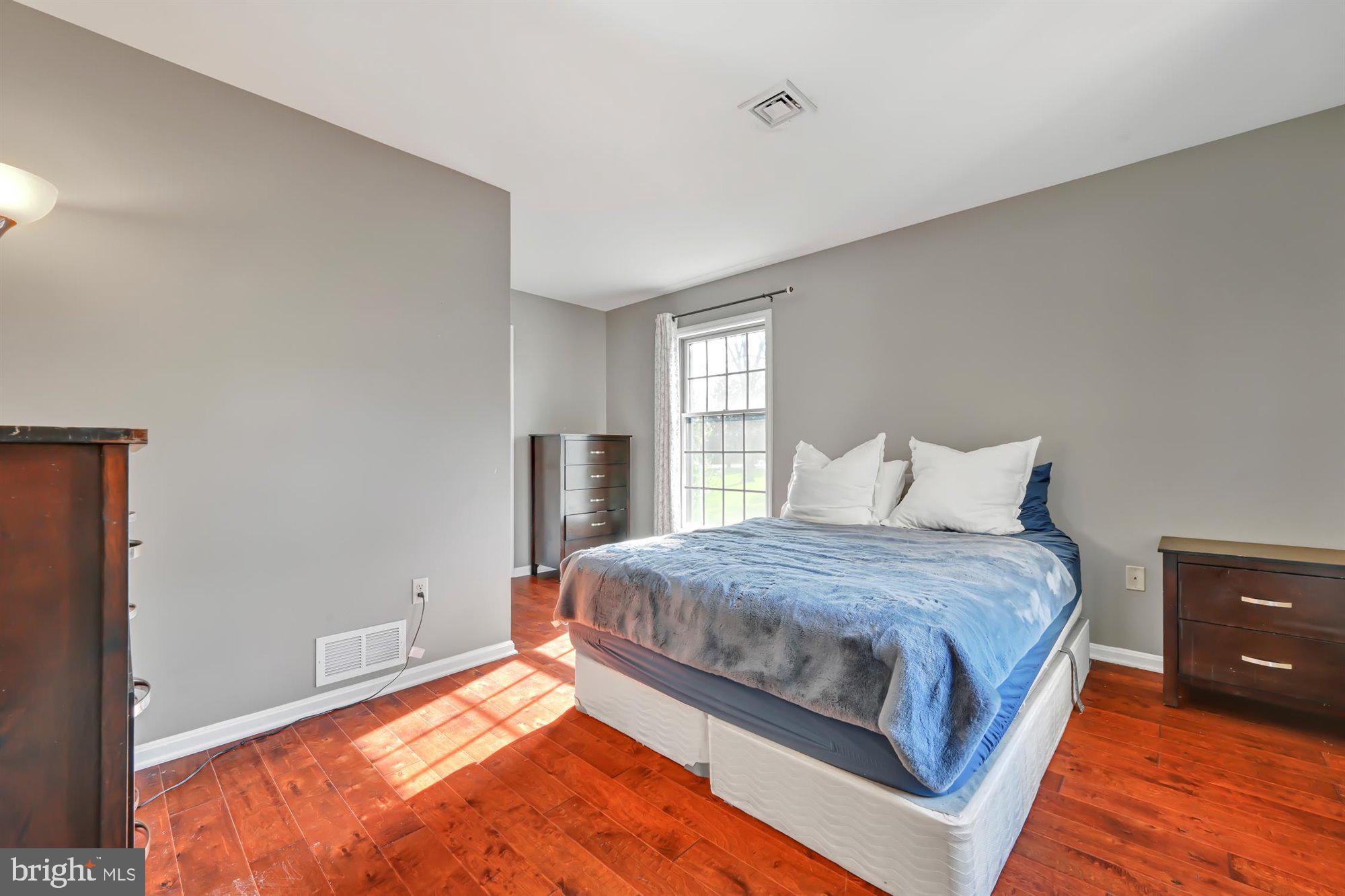 WINDSOR GARDENS - Residential