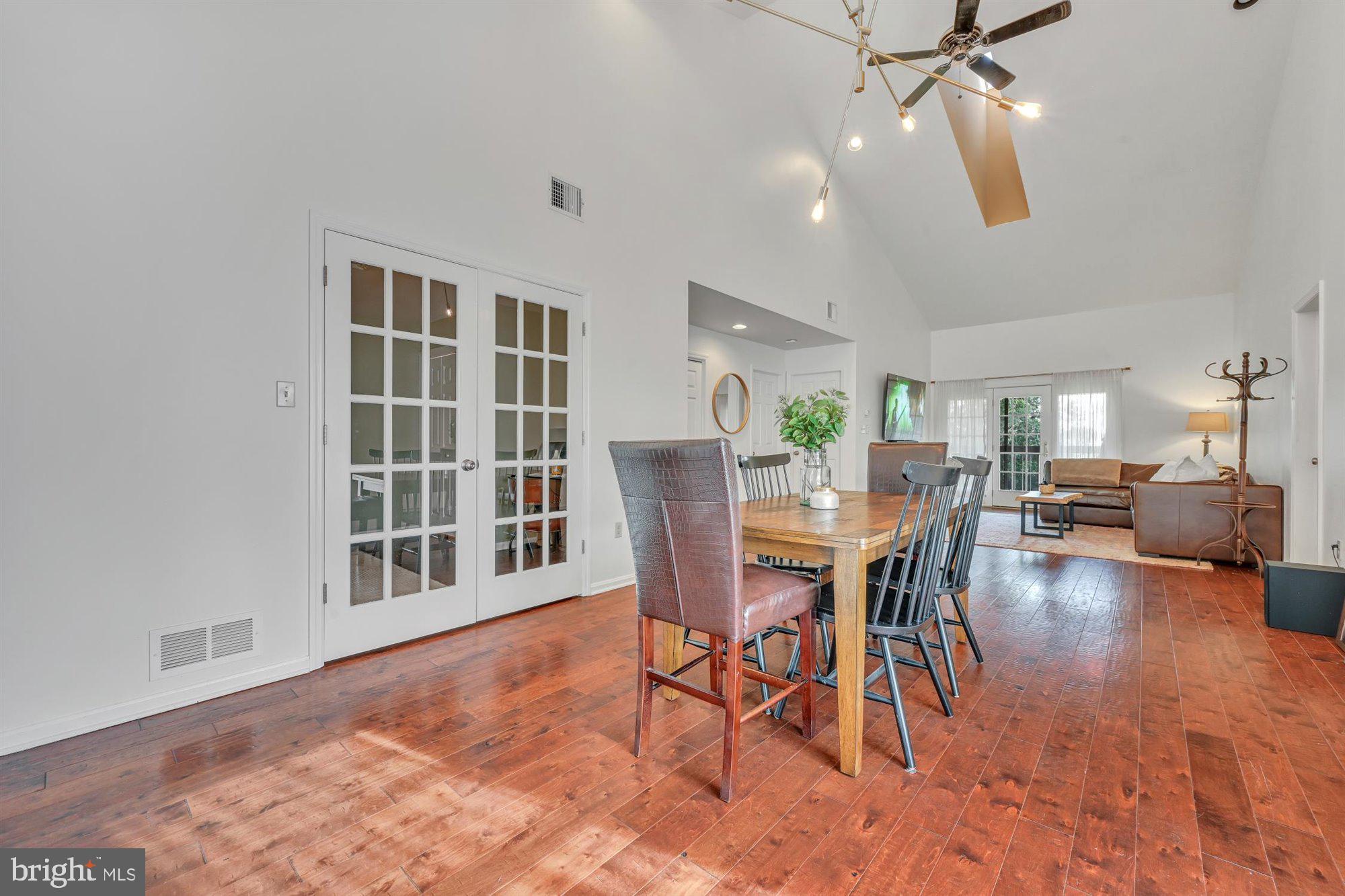 WINDSOR GARDENS - Residential