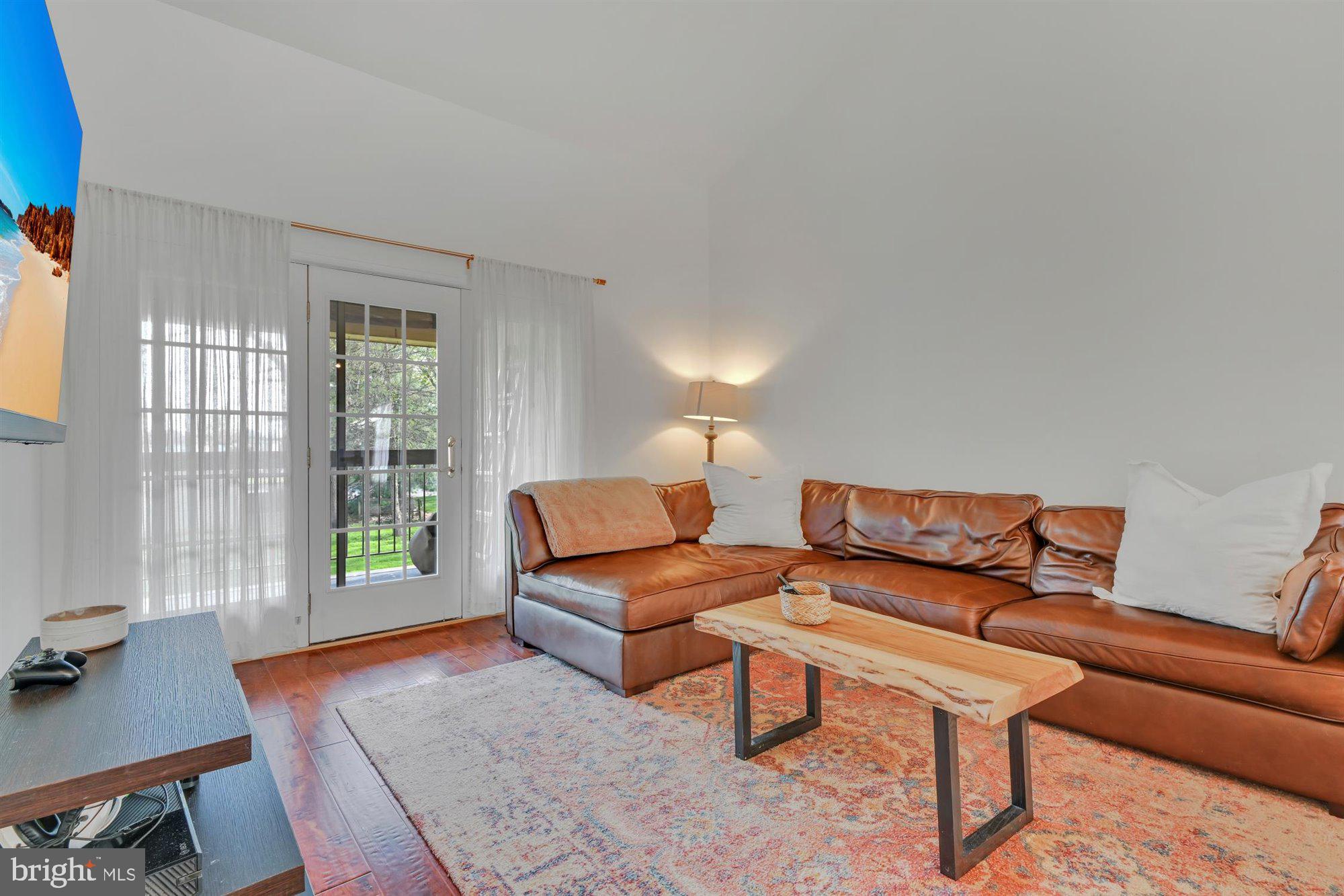 WINDSOR GARDENS - Residential
