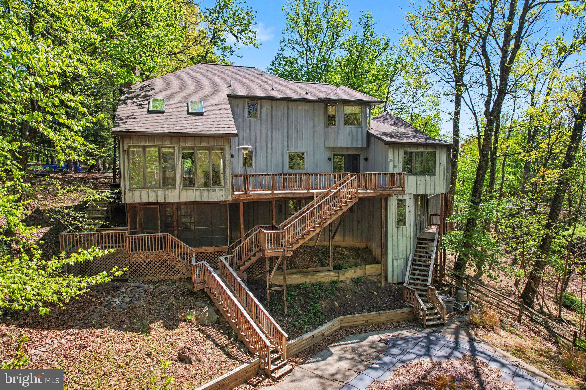 MOUNTAINDALE - Residential