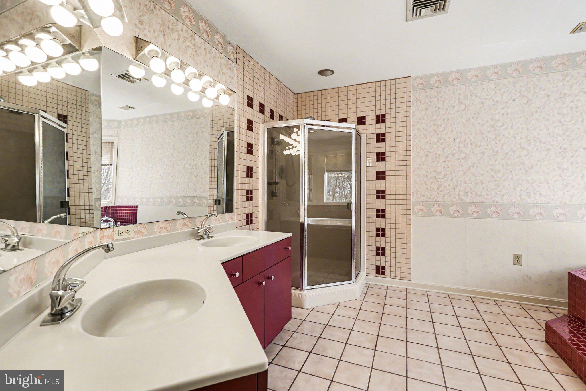 MOUNTAINDALE - Residential