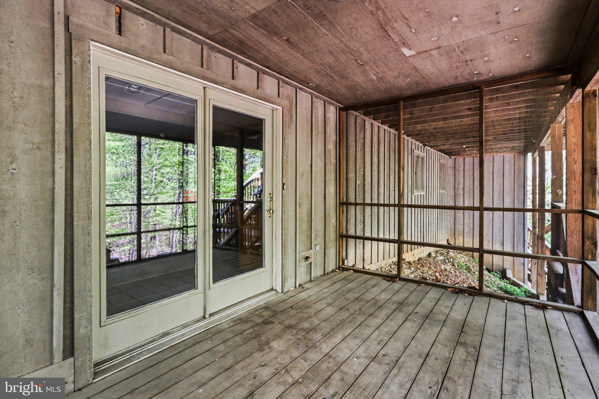 MOUNTAINDALE - Residential