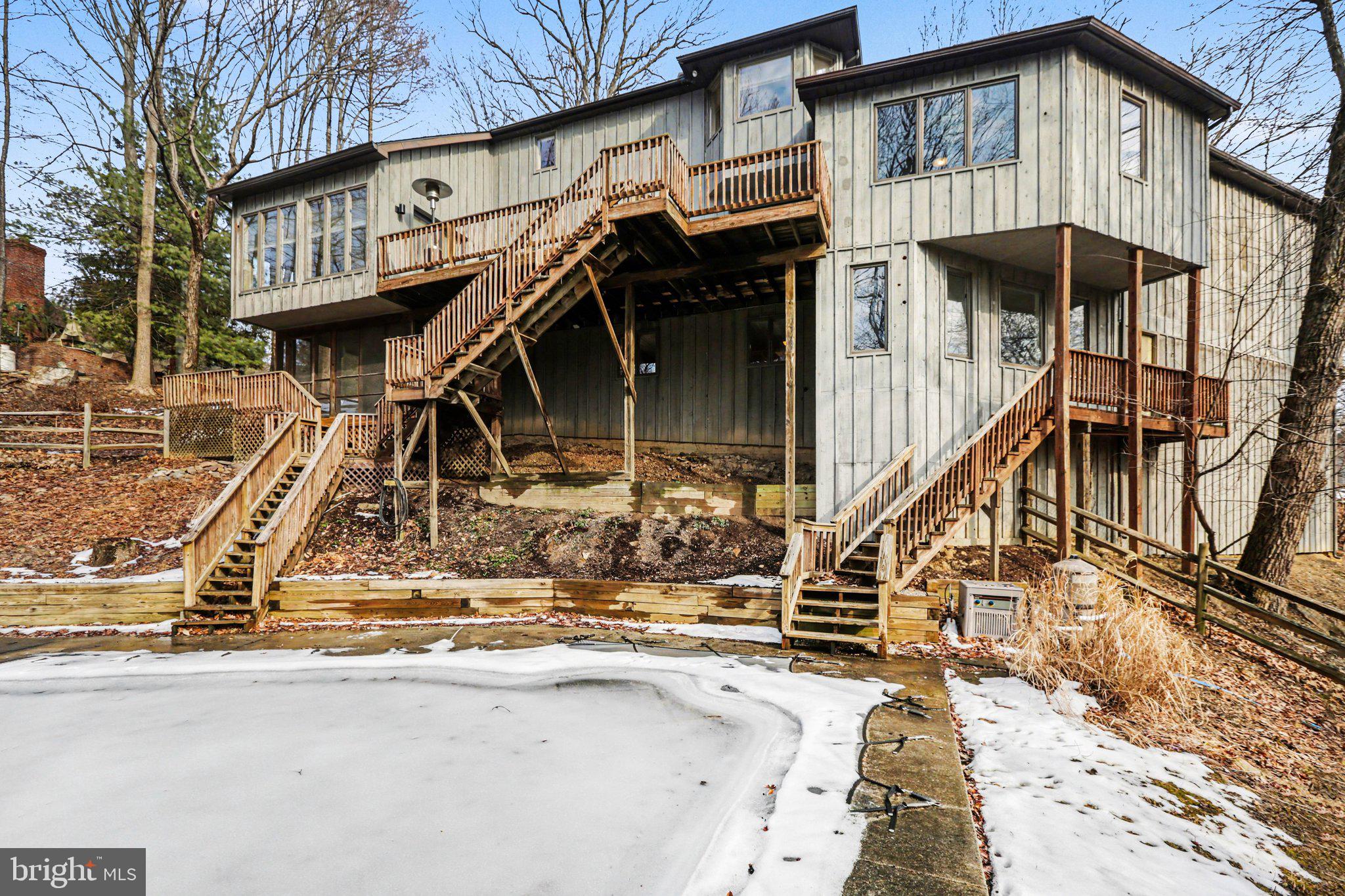 MOUNTAINDALE - Residential