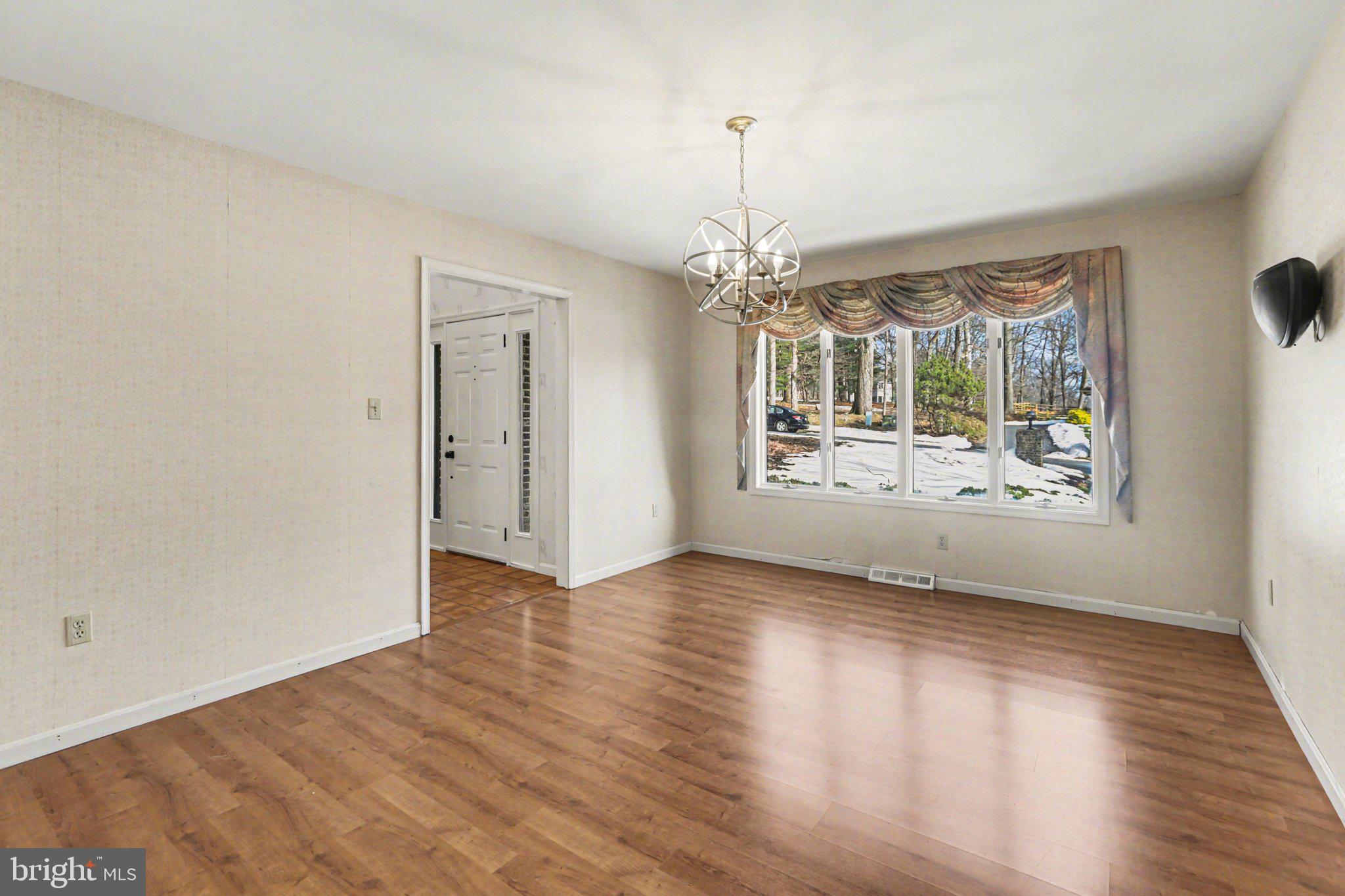 MOUNTAINDALE - Residential