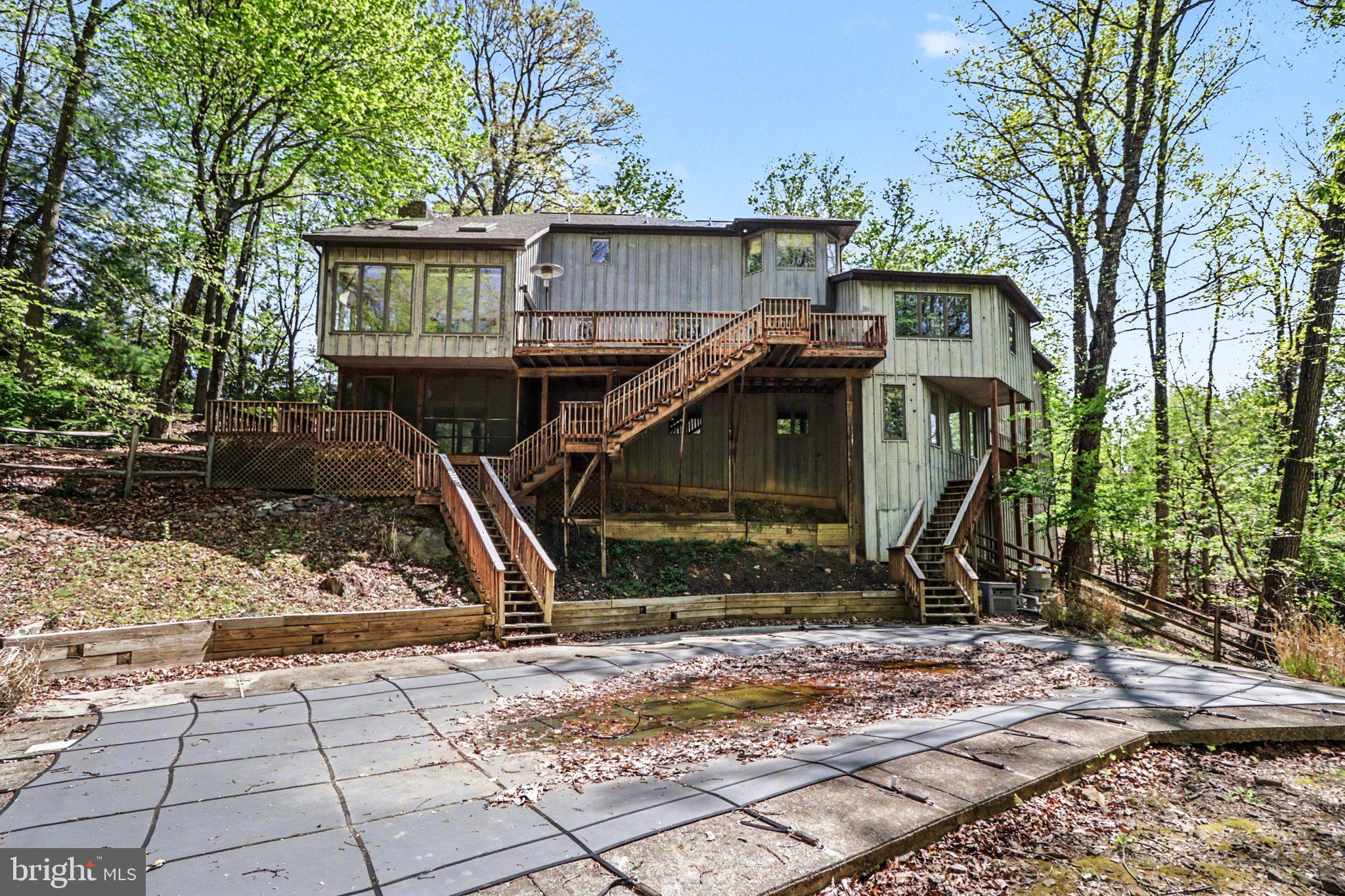 MOUNTAINDALE - Residential