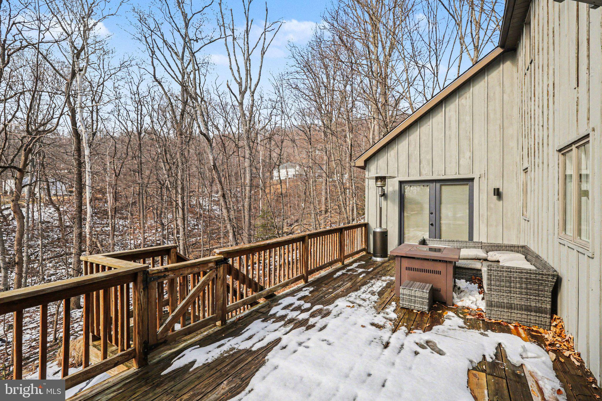 MOUNTAINDALE - Residential