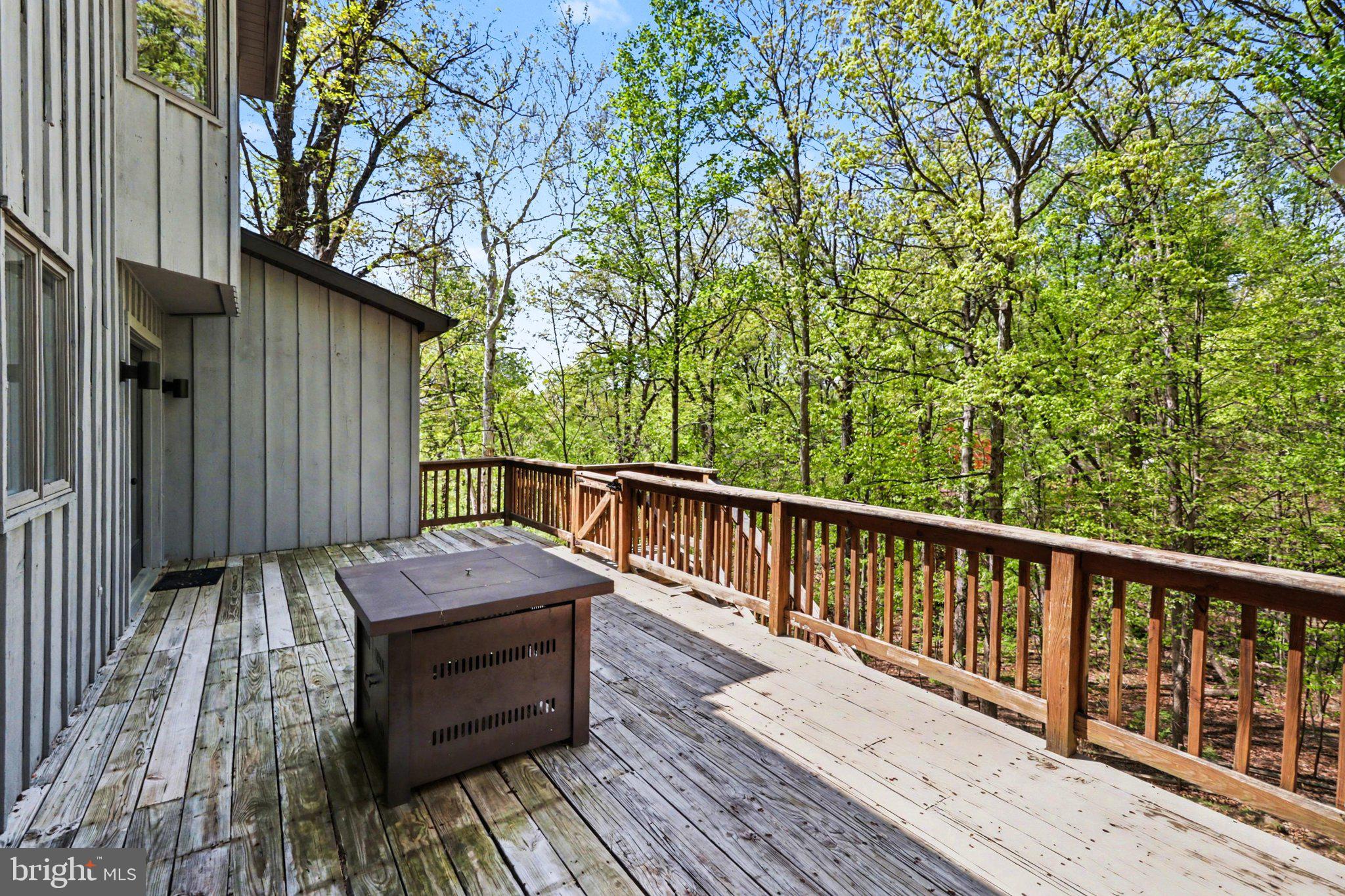 MOUNTAINDALE - Residential