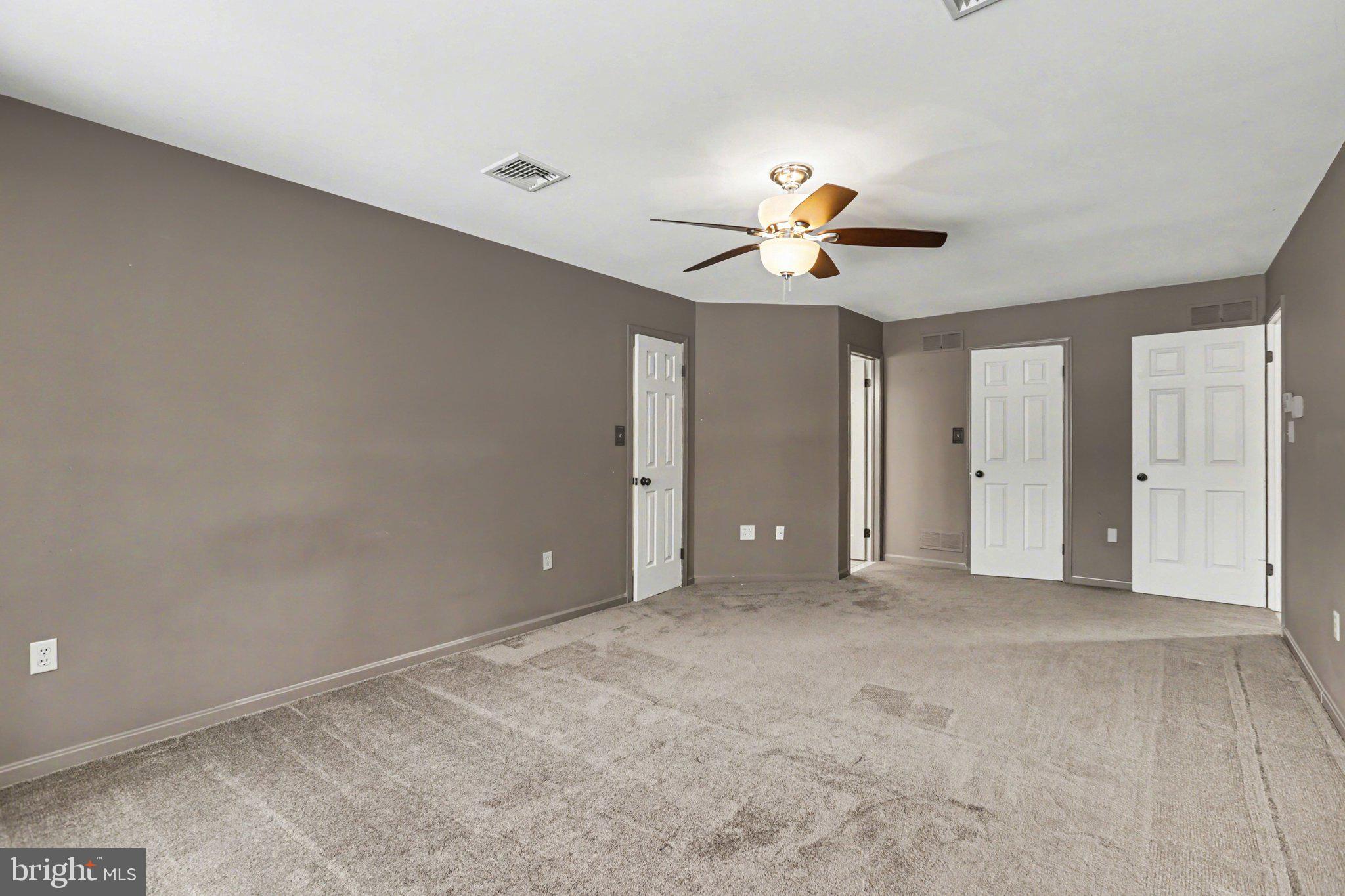 MOUNTAINDALE - Residential