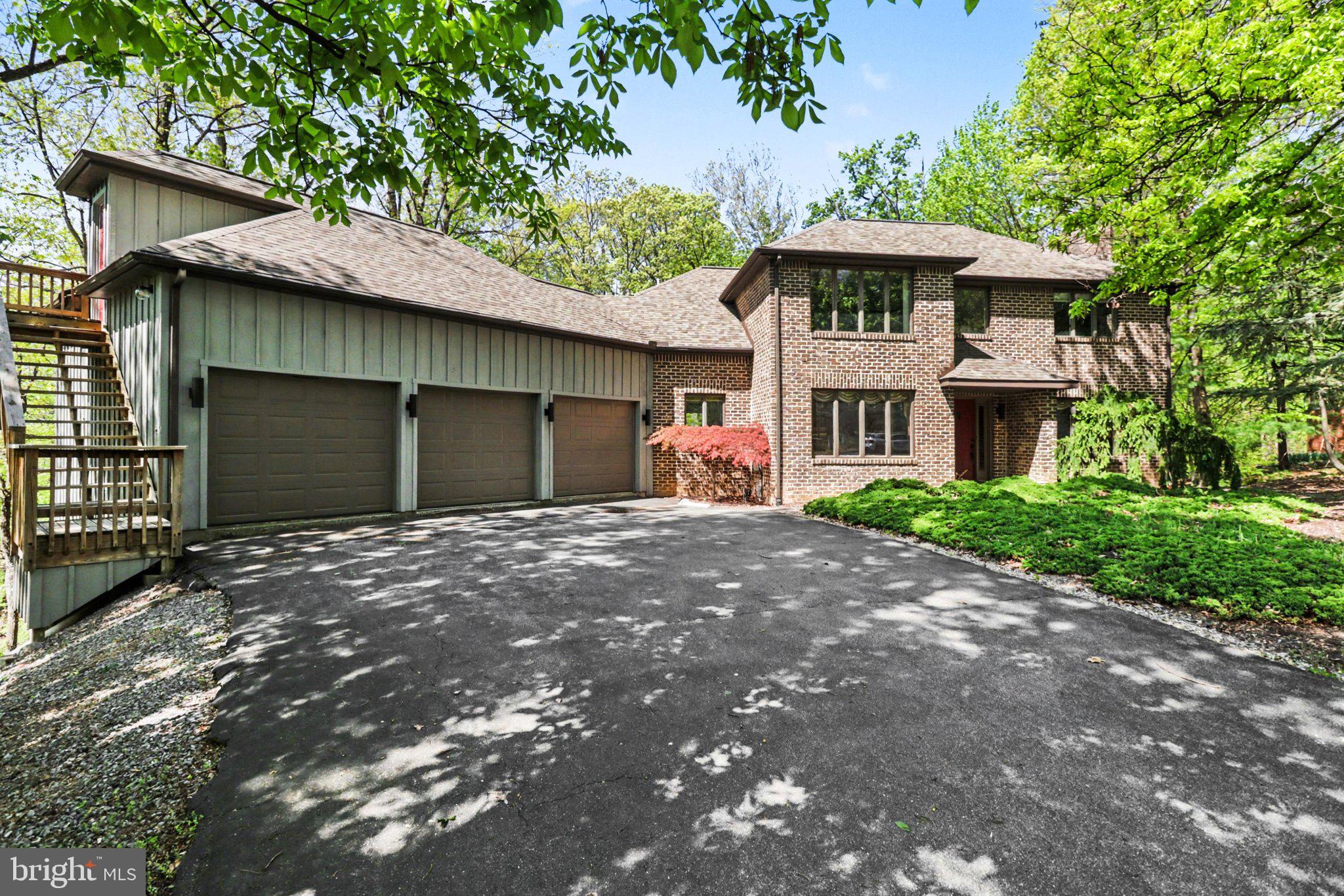 MOUNTAINDALE - Residential