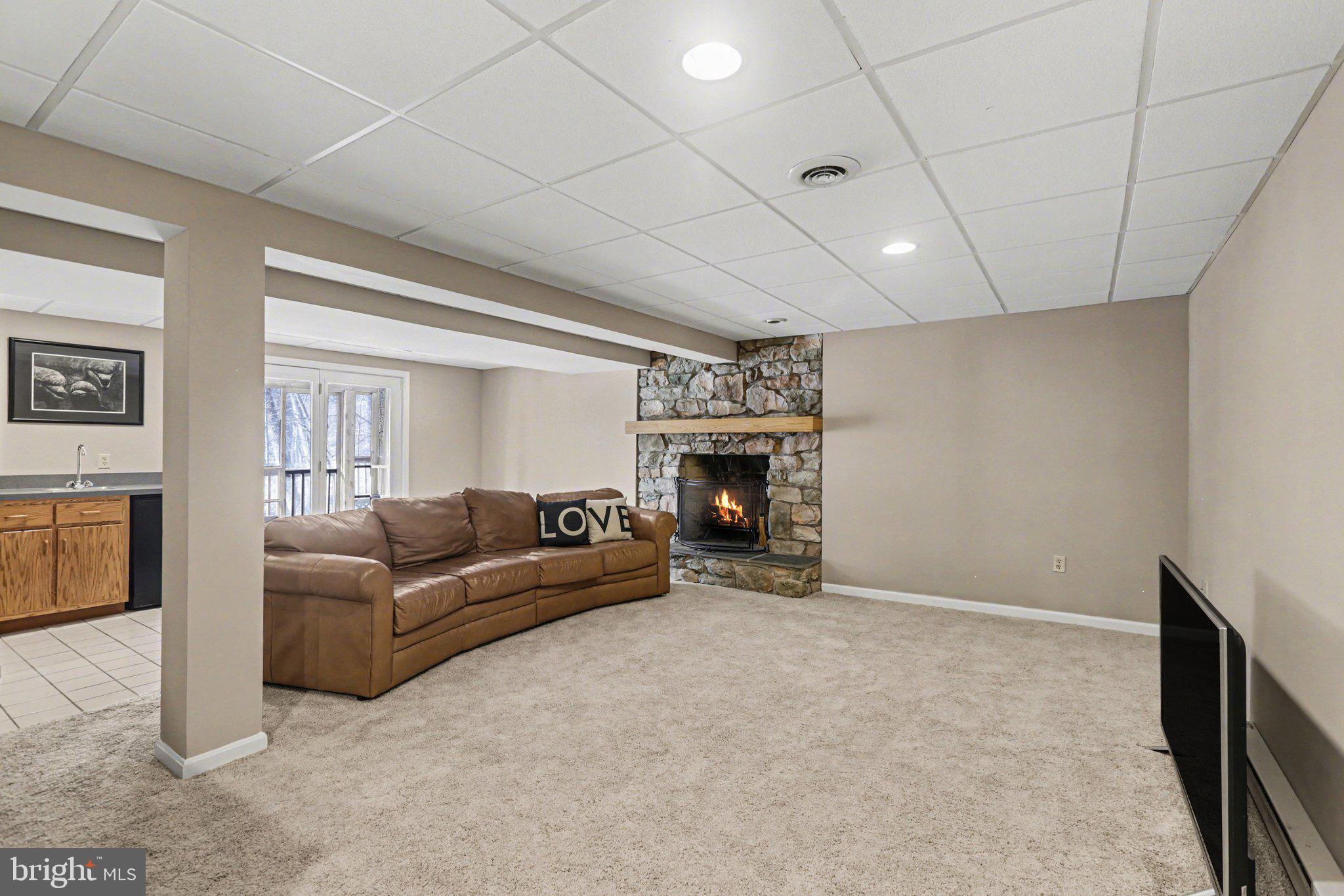 MOUNTAINDALE - Residential