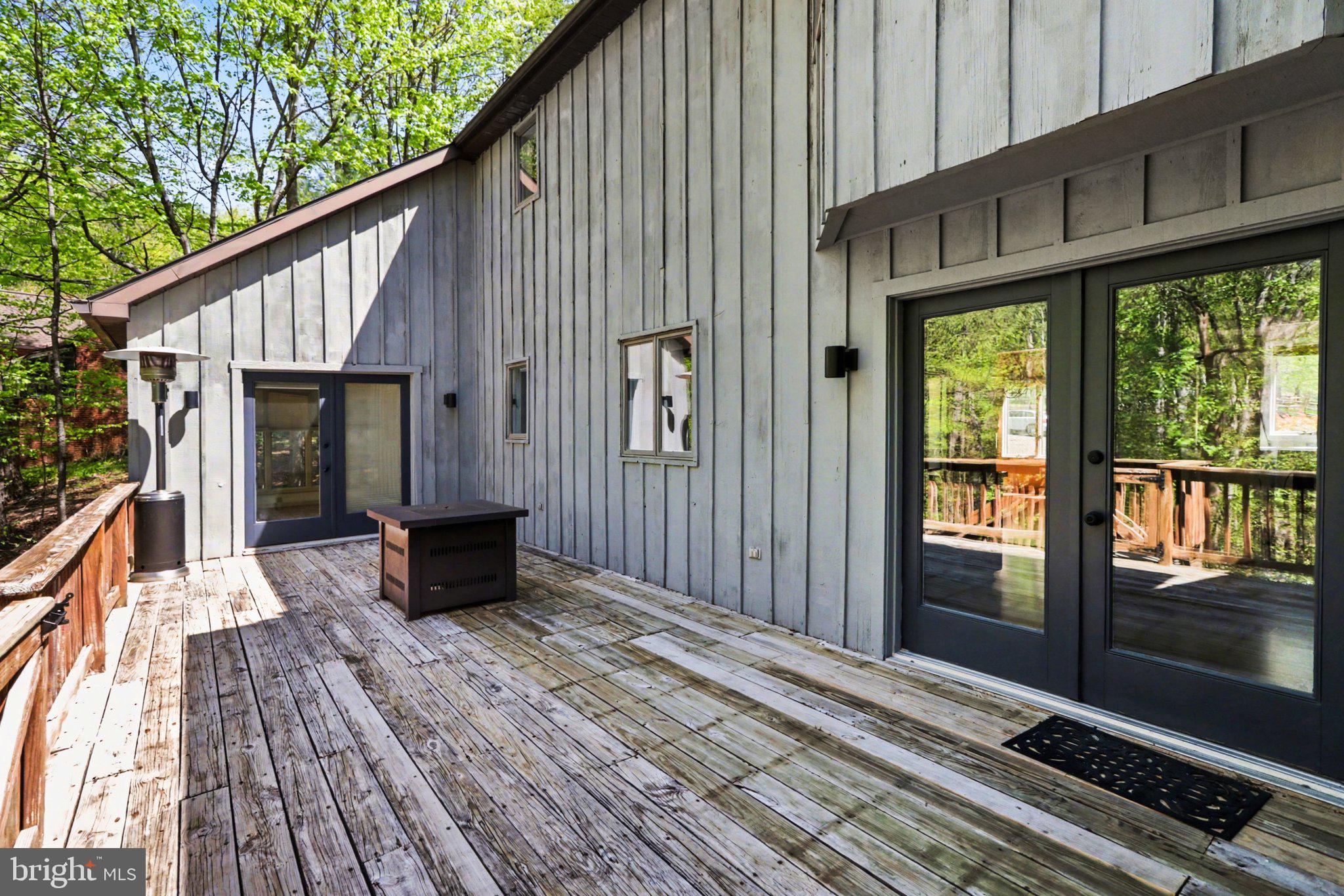 MOUNTAINDALE - Residential