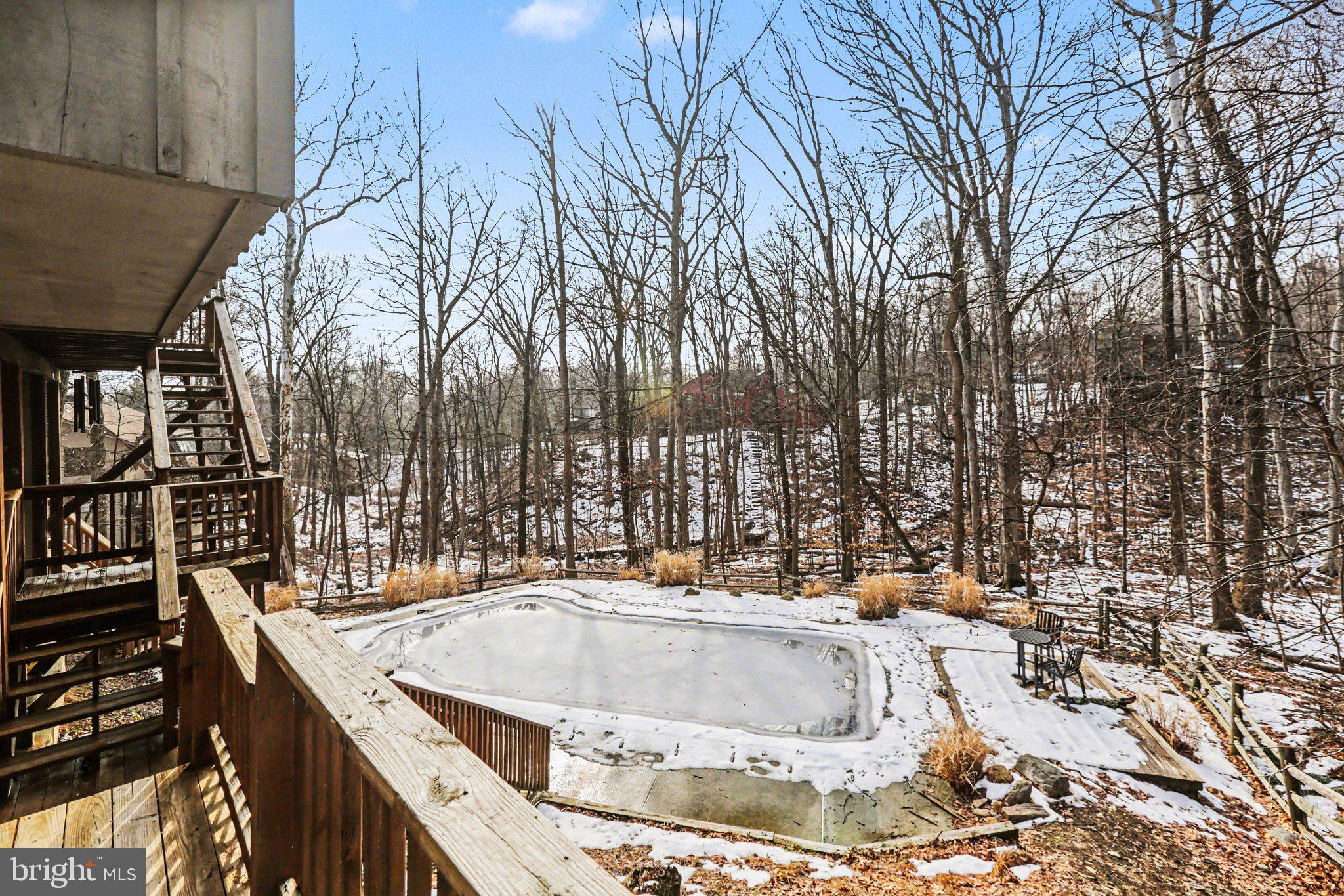 MOUNTAINDALE - Residential