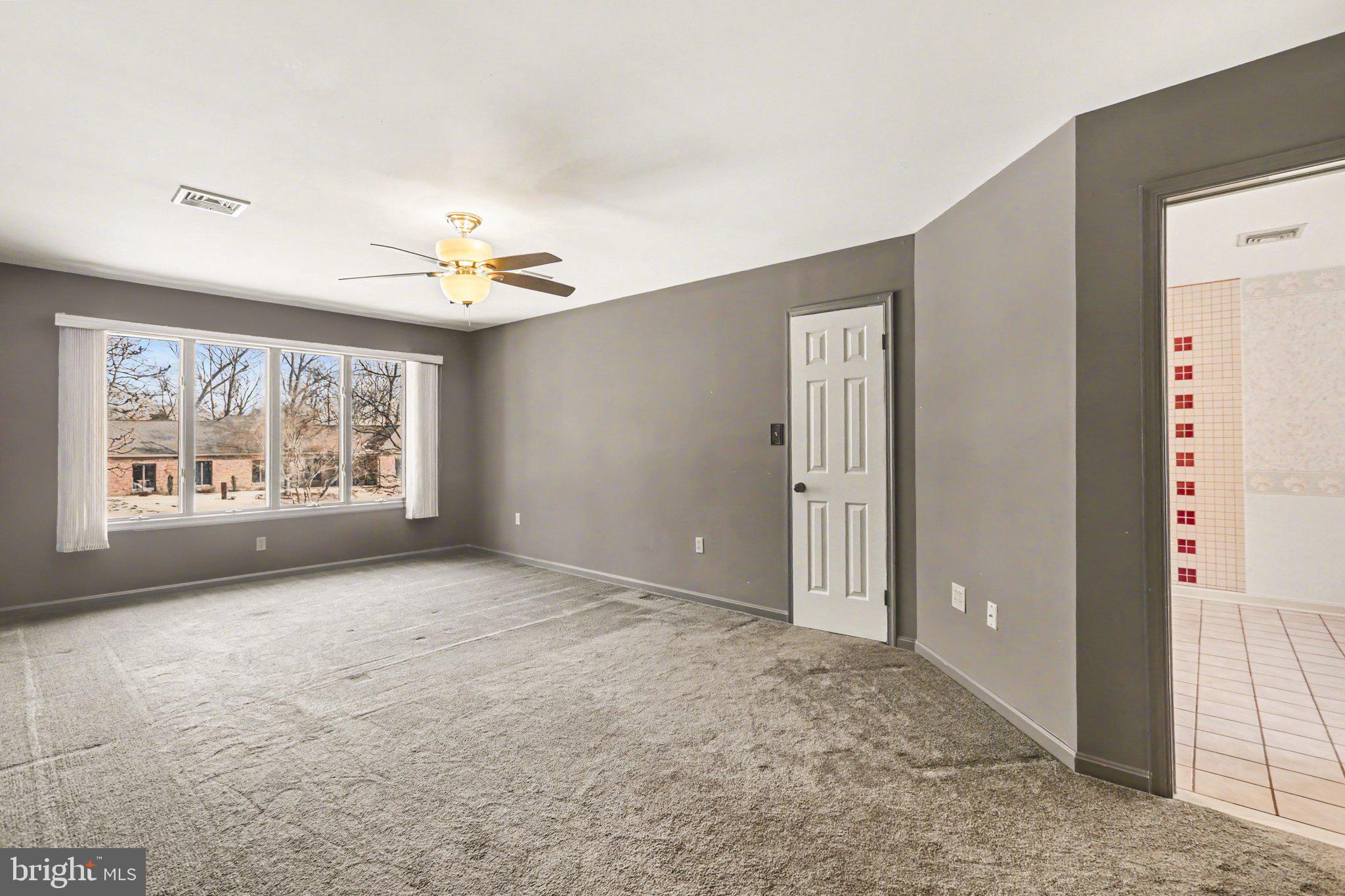 MOUNTAINDALE - Residential