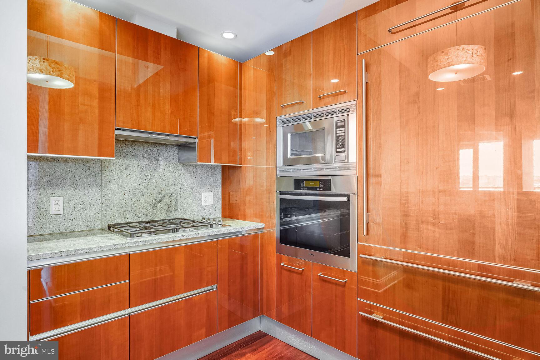 TURNBERRY TOWER - Residential Lease