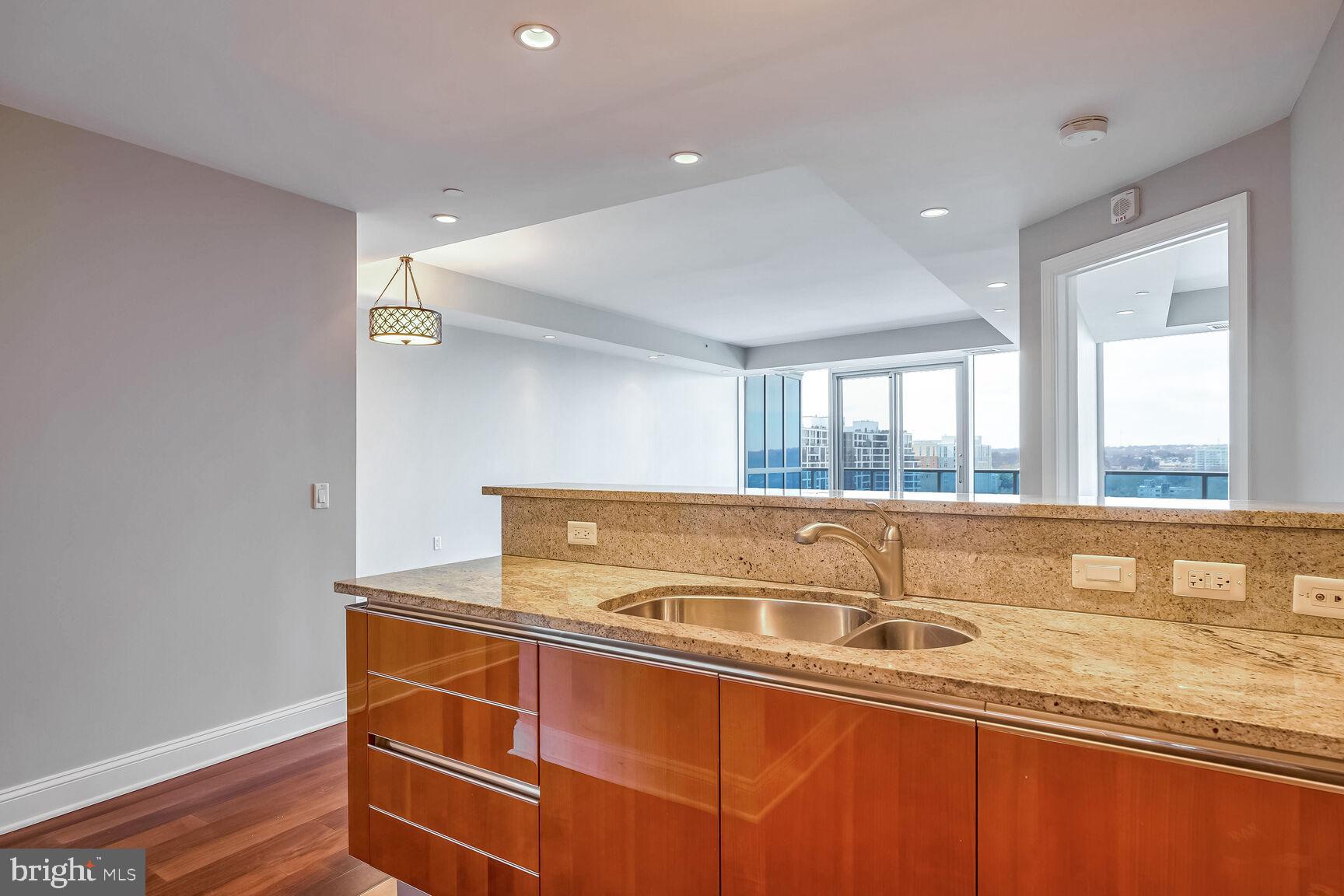 TURNBERRY TOWER - Residential Lease