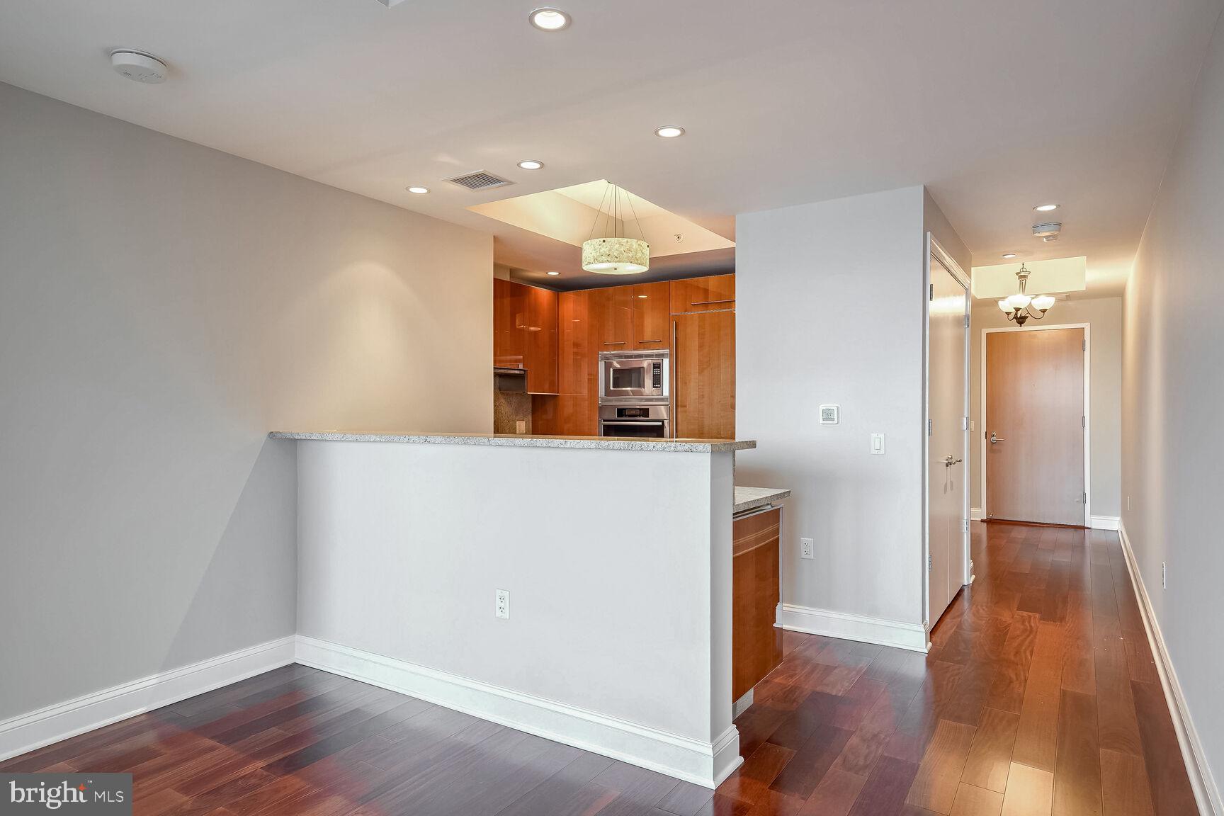 TURNBERRY TOWER - Residential Lease