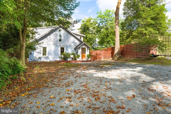 216 DOMER AVE, TAKOMA PARK, MD 20912 - Image ffd1fa833e67c40322c6b8ad41e438ca/954467261