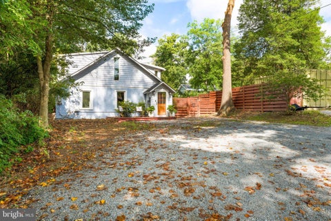 Photo of 216 Domer Avenue, TAKOMA PARK, MD 20912 (MLS # MDMC2255262)