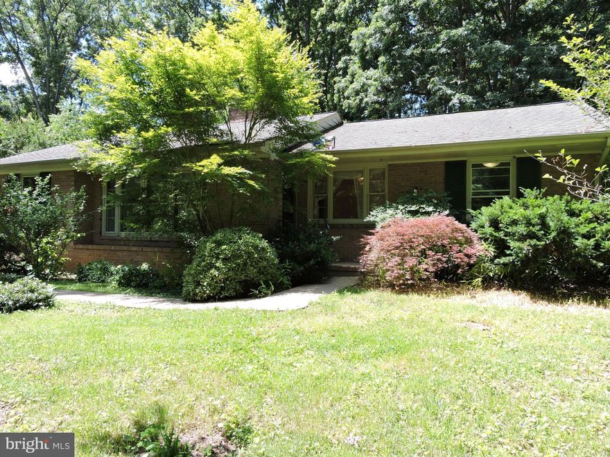 Fredericksburg oasis close to everything but tucked away. Enjoy a front yard with mature trees and blooming flowers and a backyard with a large deck, hot tub, lightly wooded and fenced for privacy. On a cul-de-sac and set back from the street enjoy one level living surrounded by nature. The home features an eat in kitchen, green house, extra large garage, 1st floor Master and private guest room.