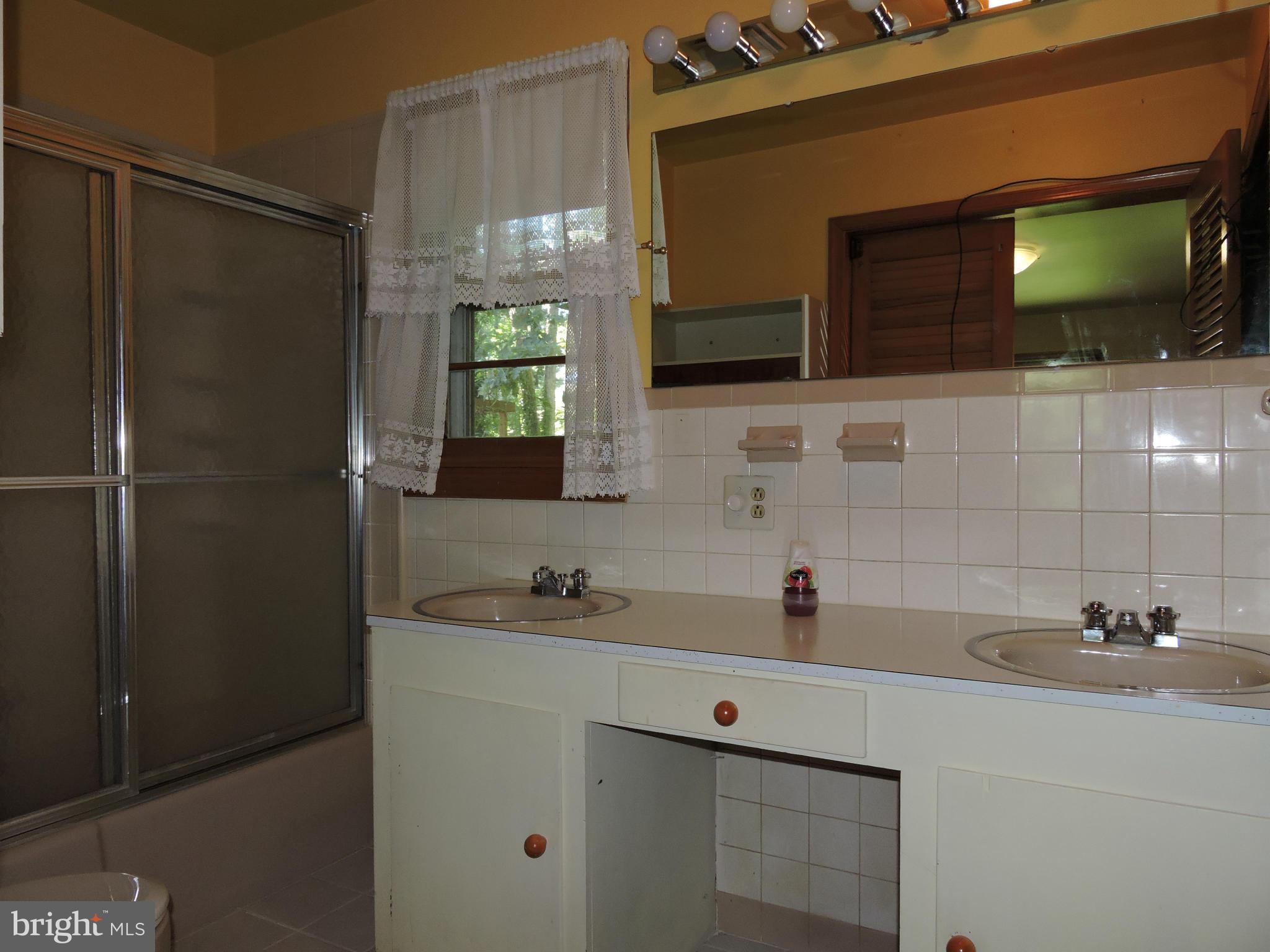 BRAEHEAD WOODS - Residential