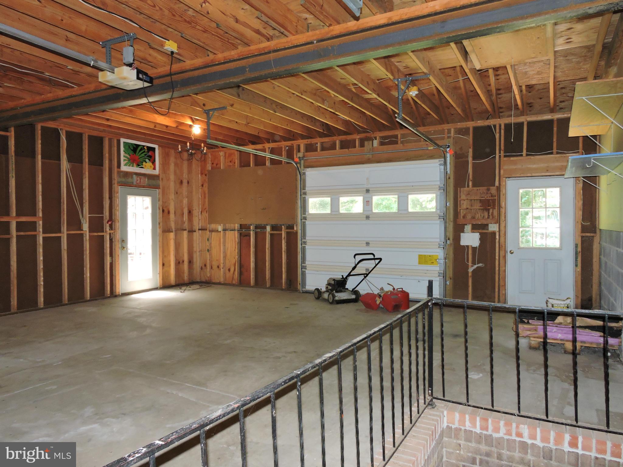 BRAEHEAD WOODS - Residential