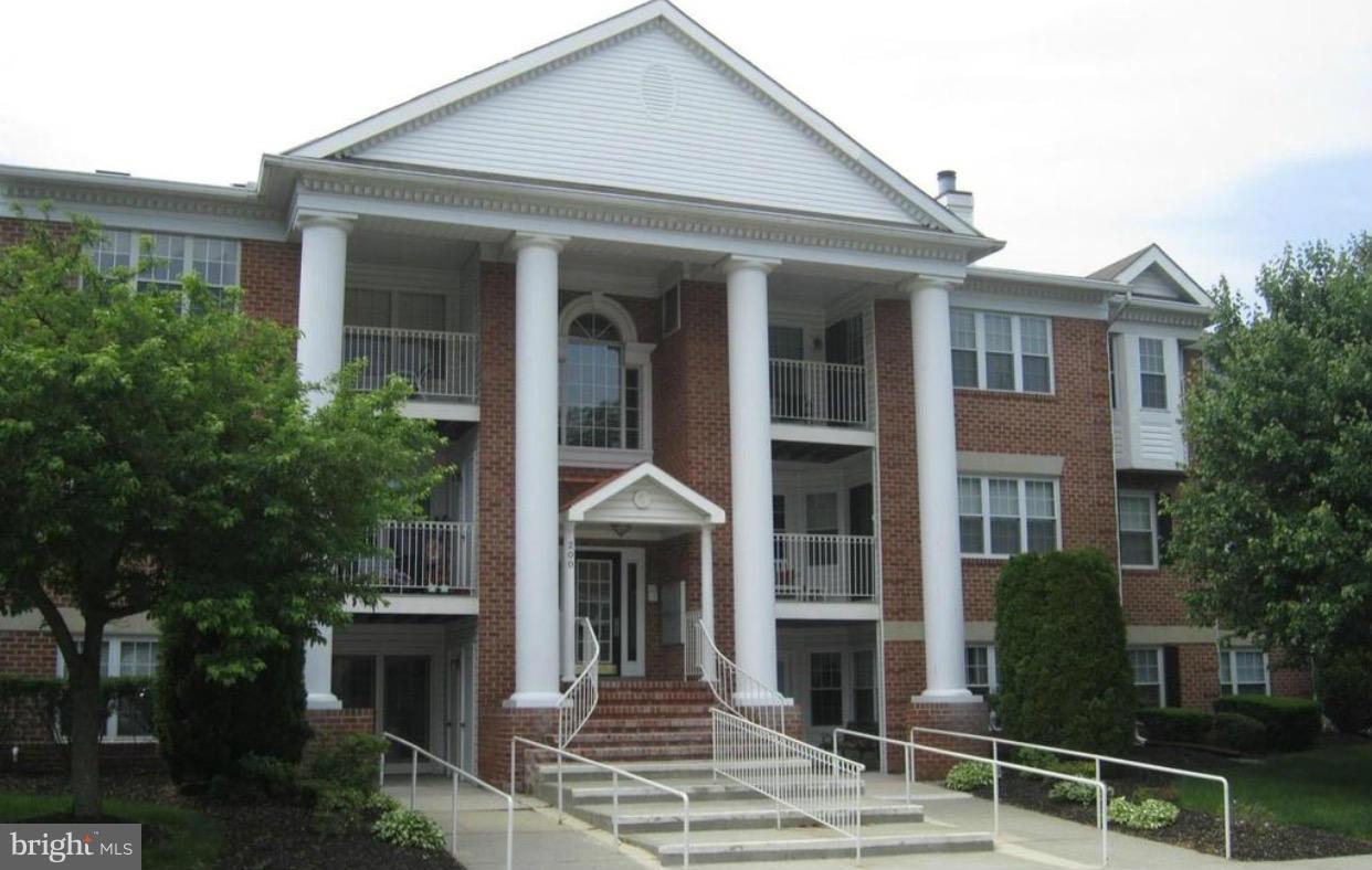 COUNTRY WALK - Residential Lease