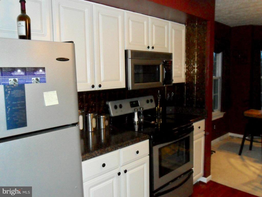 COUNTRY WALK - Residential Lease