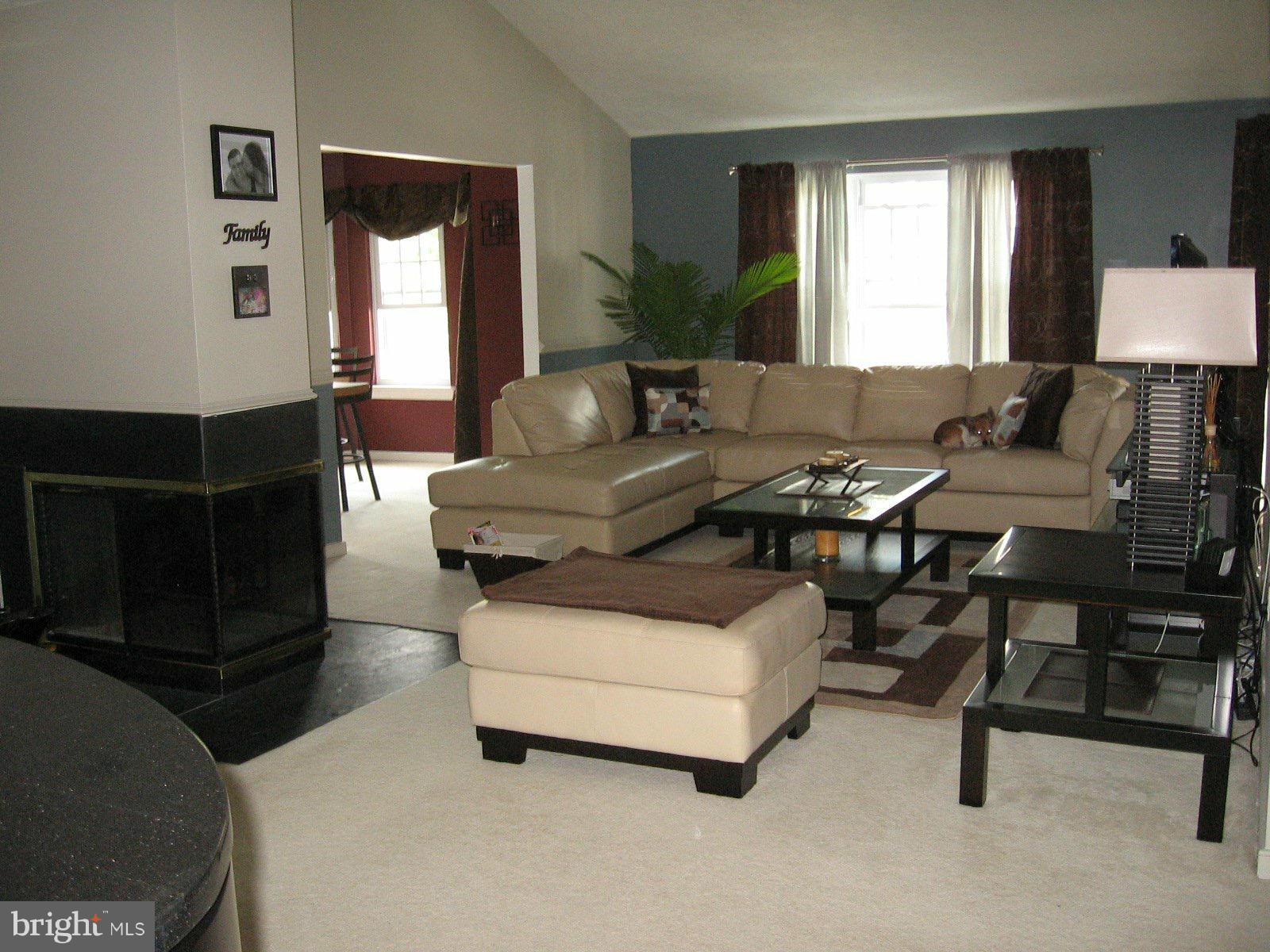 COUNTRY WALK - Residential Lease